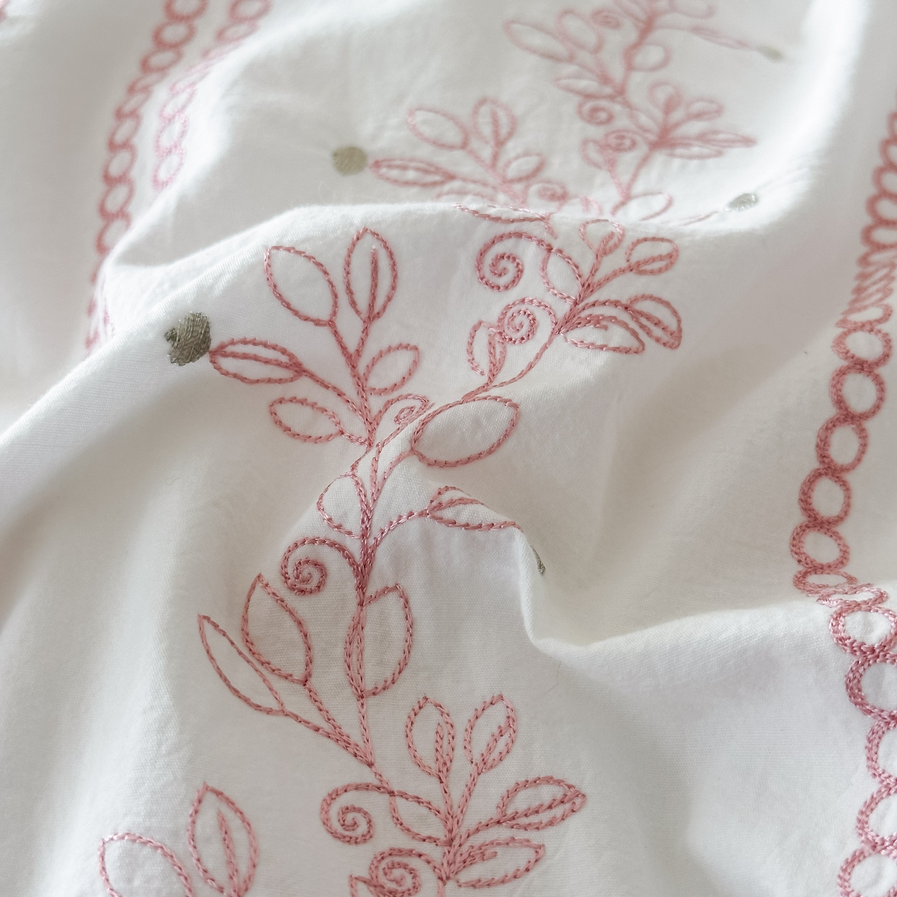 Embroidered French Lace Ruffle Bedding Set - Pink