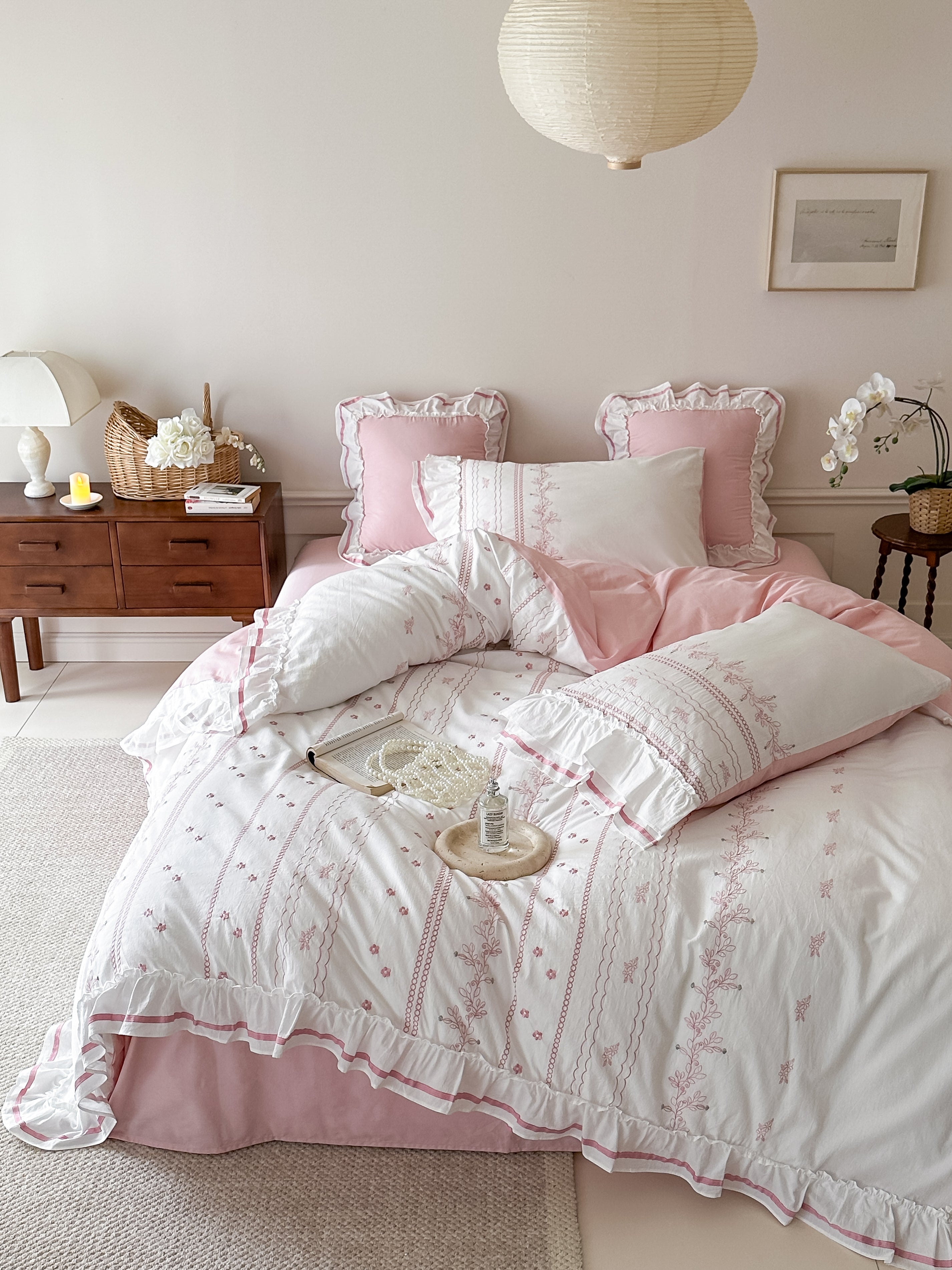 Embroidered French Lace Ruffle Bedding Set - Pink