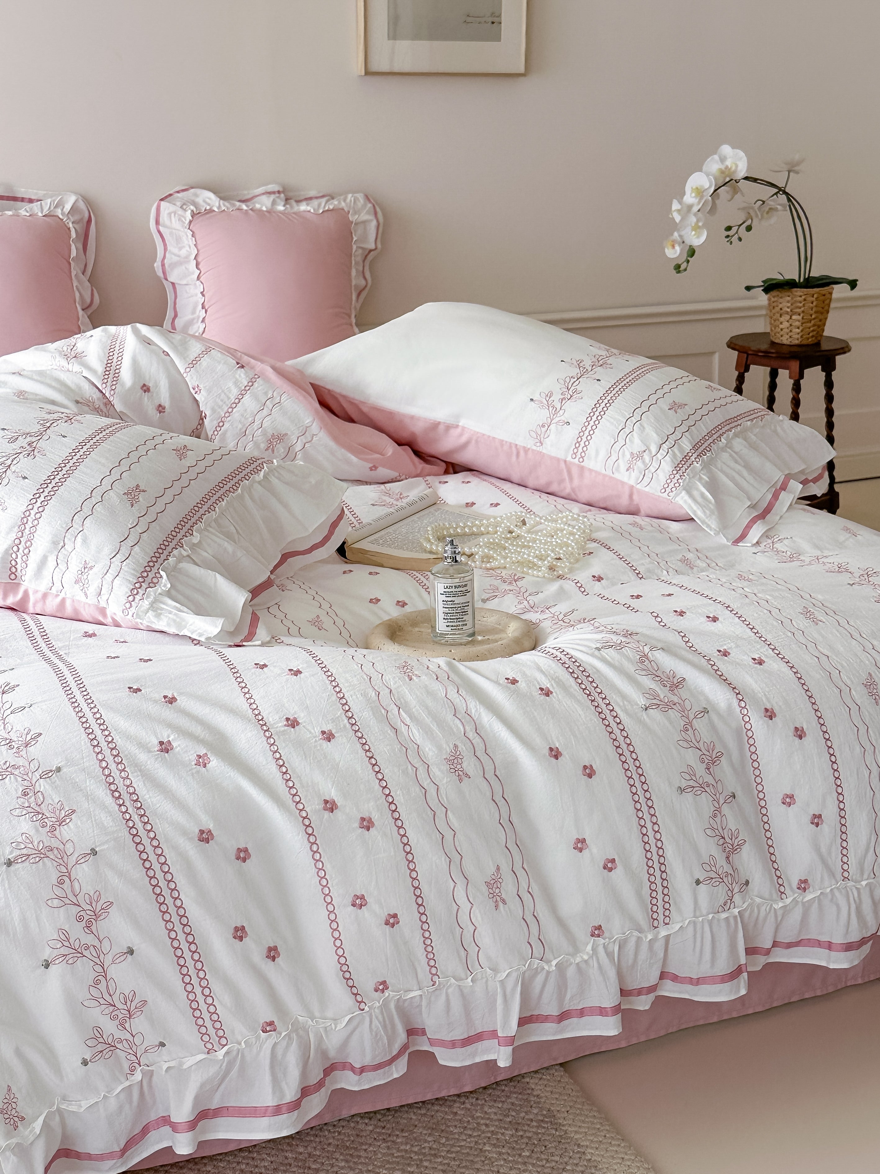 Embroidered French Lace Ruffle Bedding Set - Pink