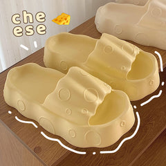 Lindas sandalias de plataforma con forma de queso