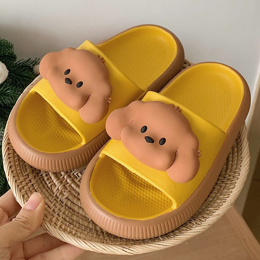 Lindas chanclas con forma de cachorro