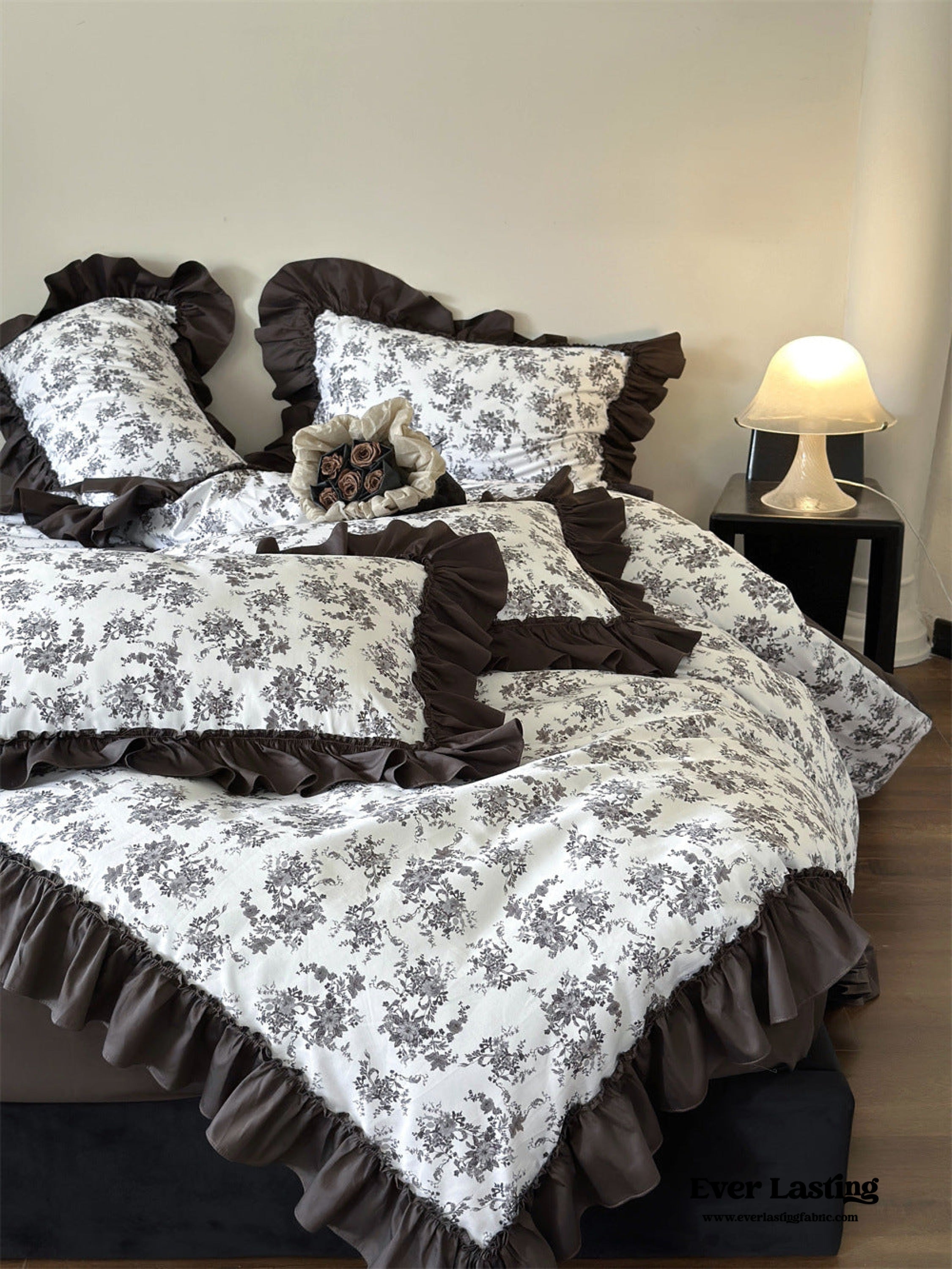 Aimé Romantic Vintage Ruffle Bedding Set - Gray