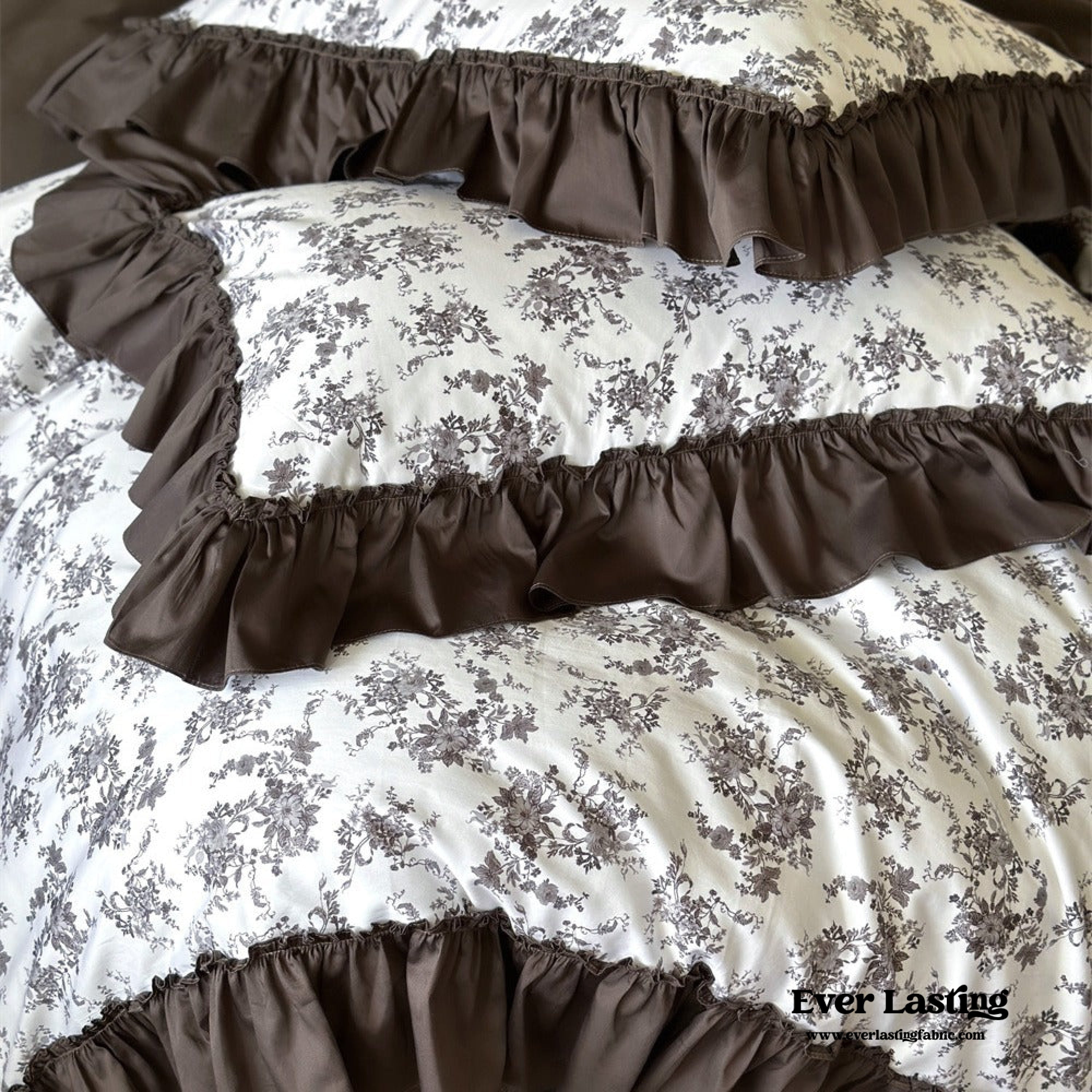 Aimé Romantic Vintage Ruffle Bedding Set - Gray