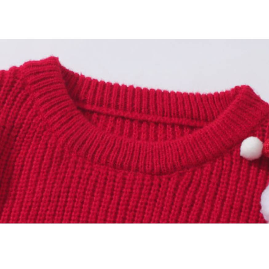 Süßer Strickpullover mit Weihnachtsmannpuppe