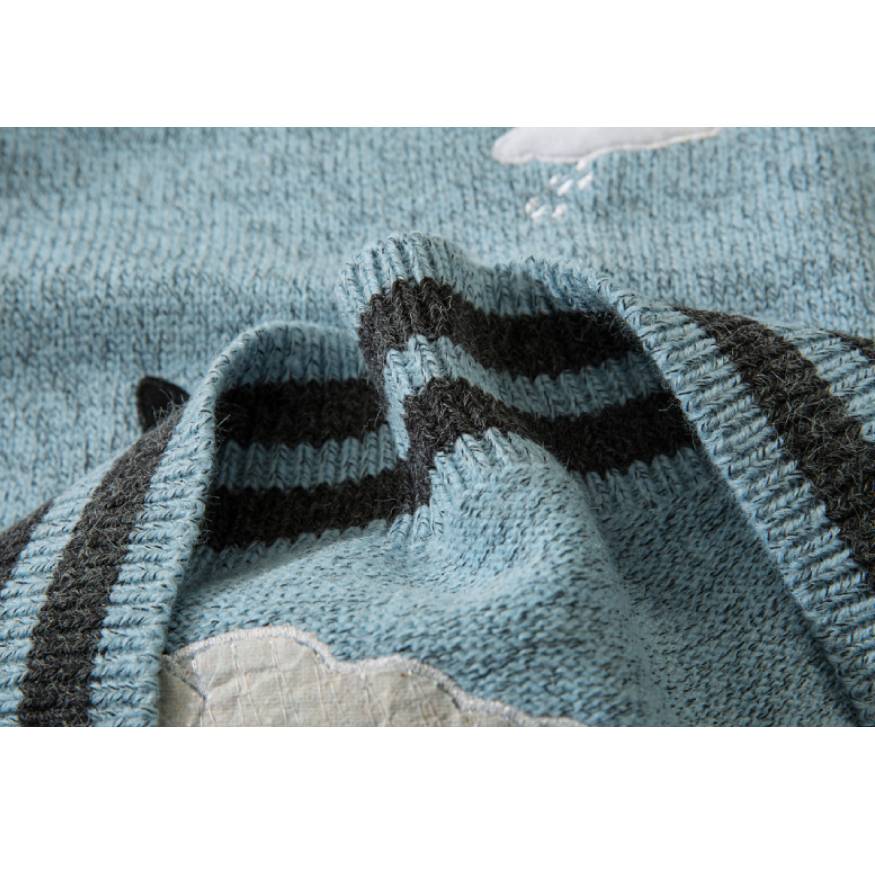 Strickpullover mit Katzen- und Wolkenmuster