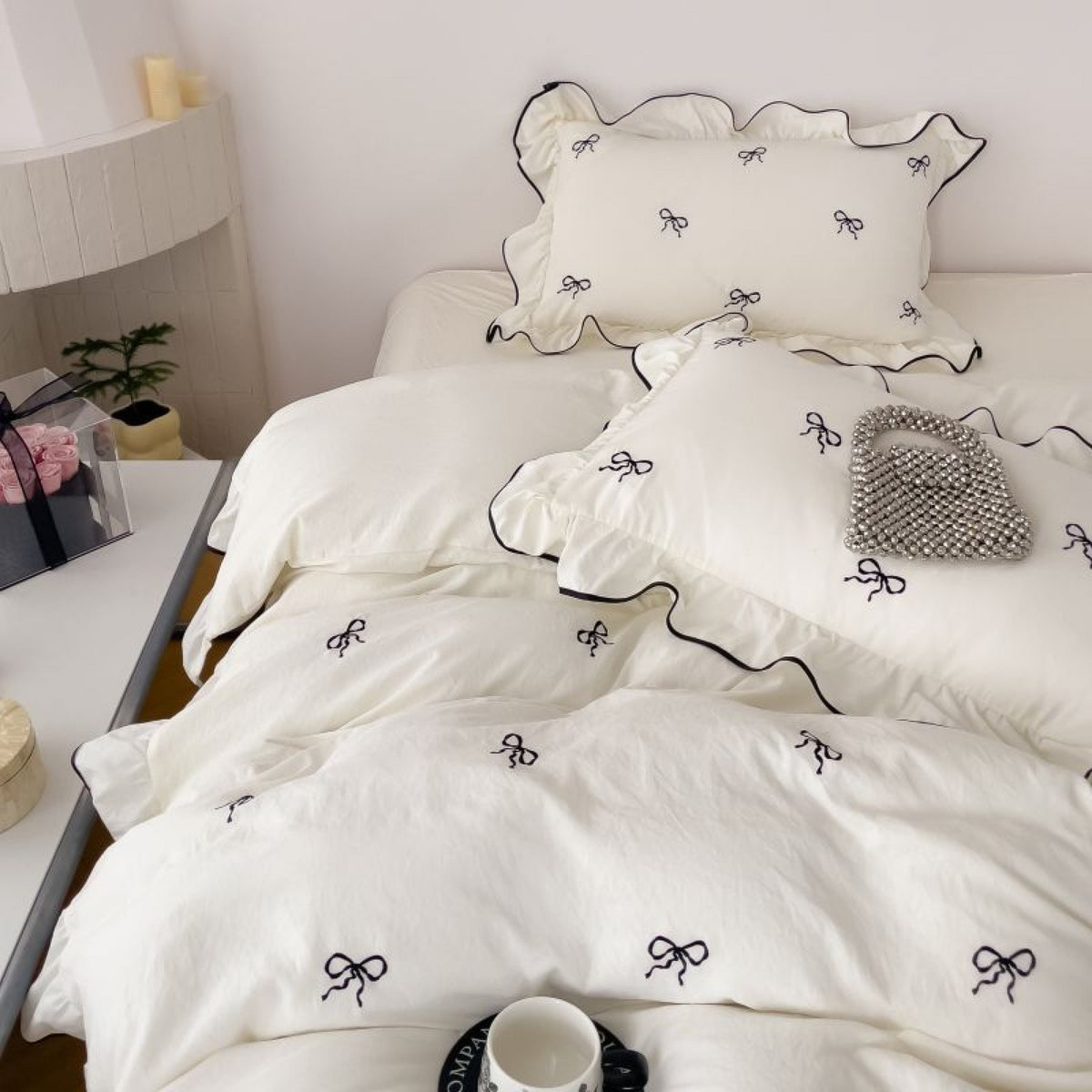 Dreamy Embroidered Ruffle Bedding Set - Ribbon