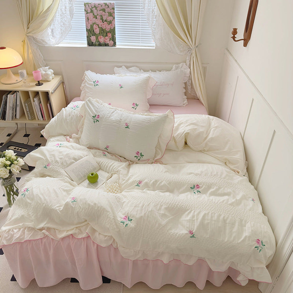 Dreamy Embroidered Ruffle Bedding Set - Roses