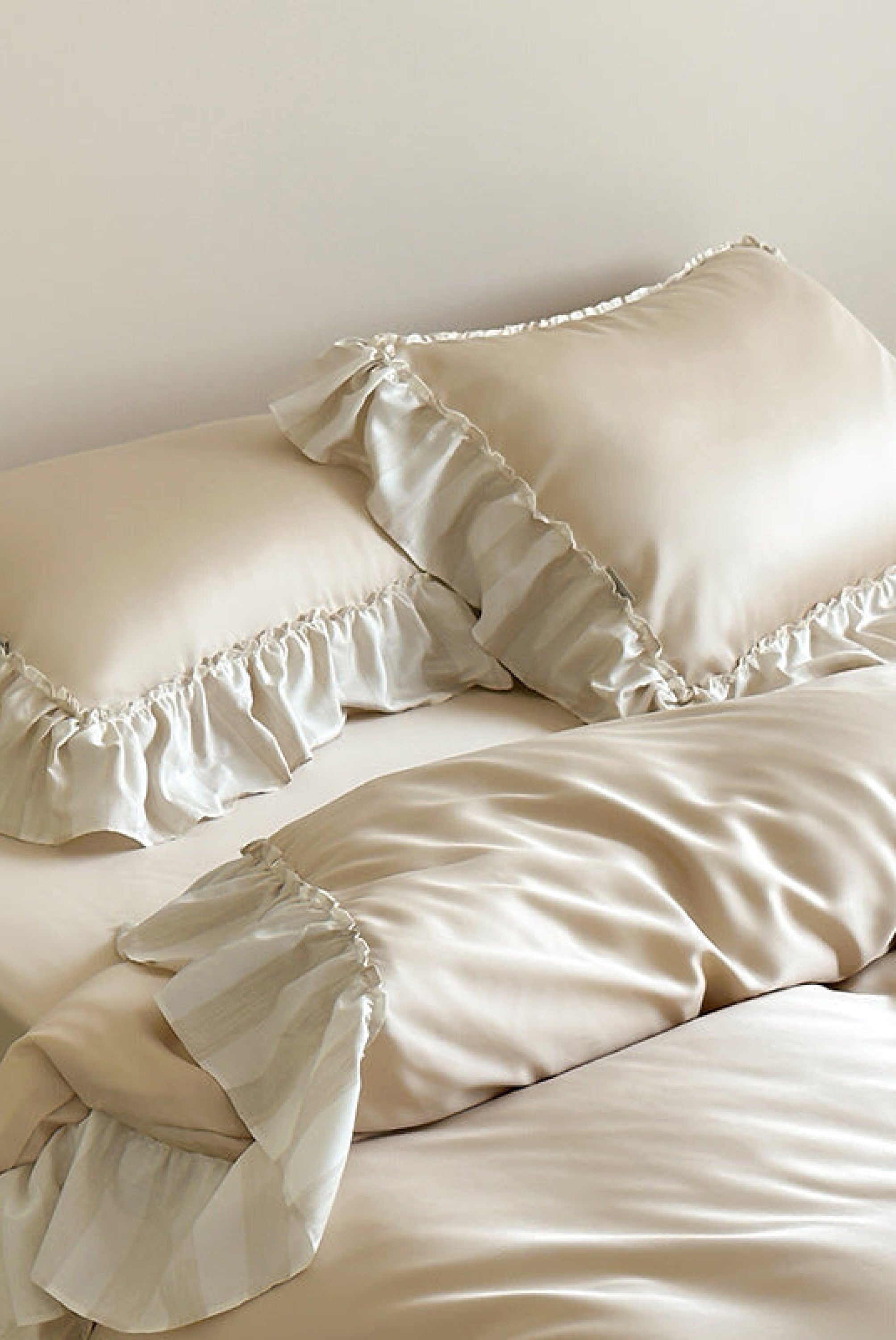 Dreamy Silky Ruffle Tencel Bedding Set - Pink