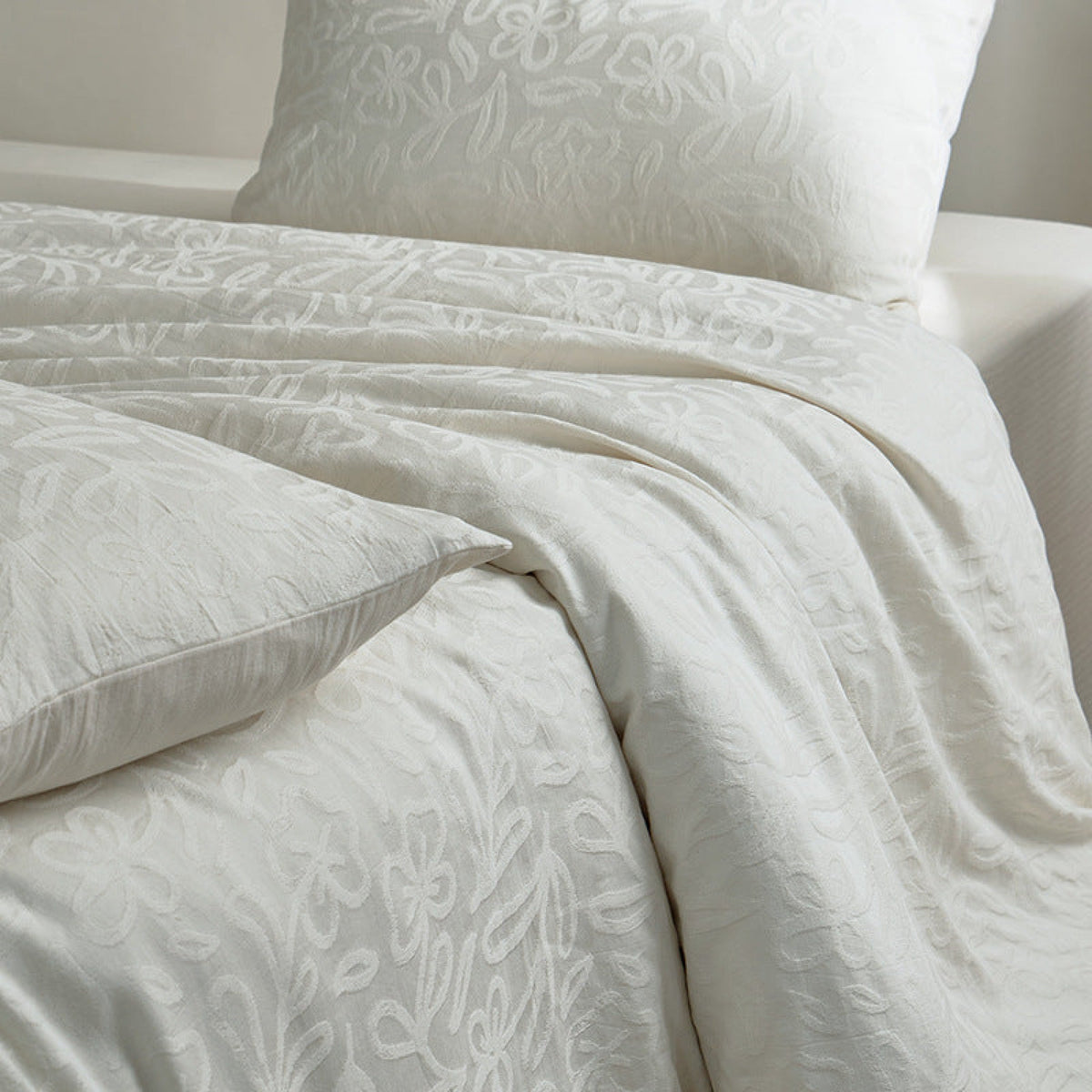 Elin Tencel Silky Jacquard Bedding Set - Bouquet
