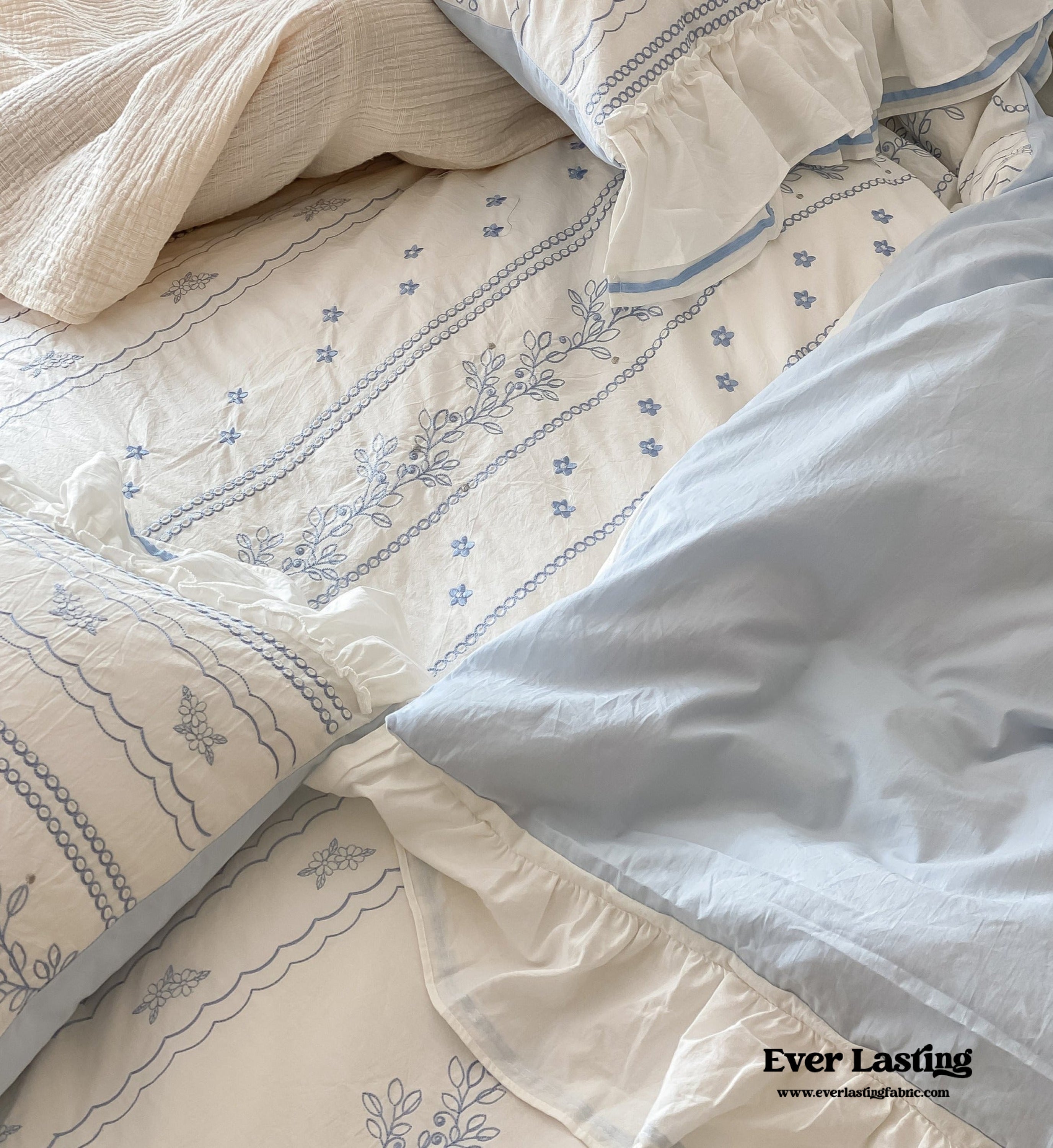 Embroidered French Lace Ruffle Bedding Set - Pink