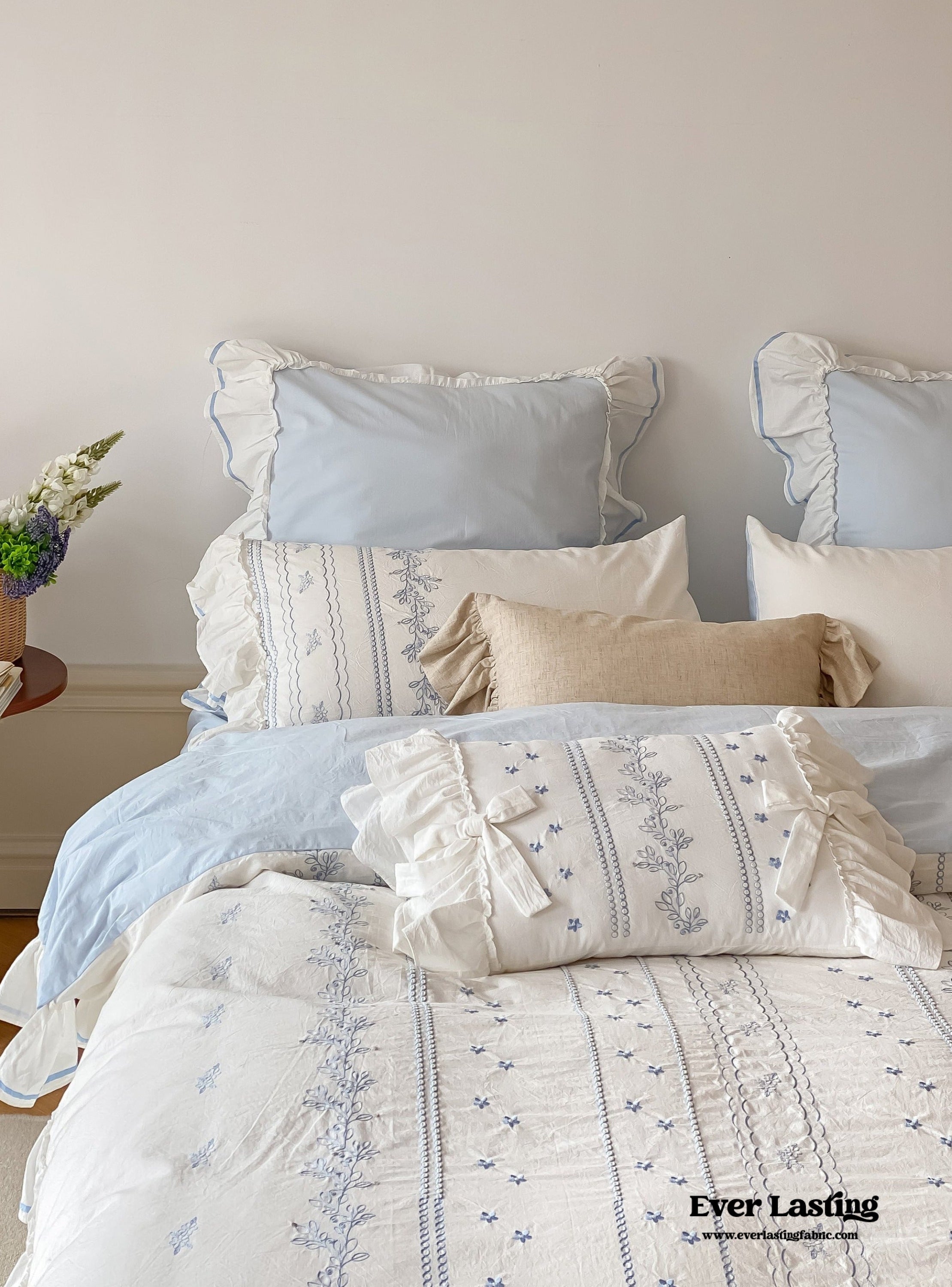 Embroidered French Lace Ruffle Bedding Set - Blue