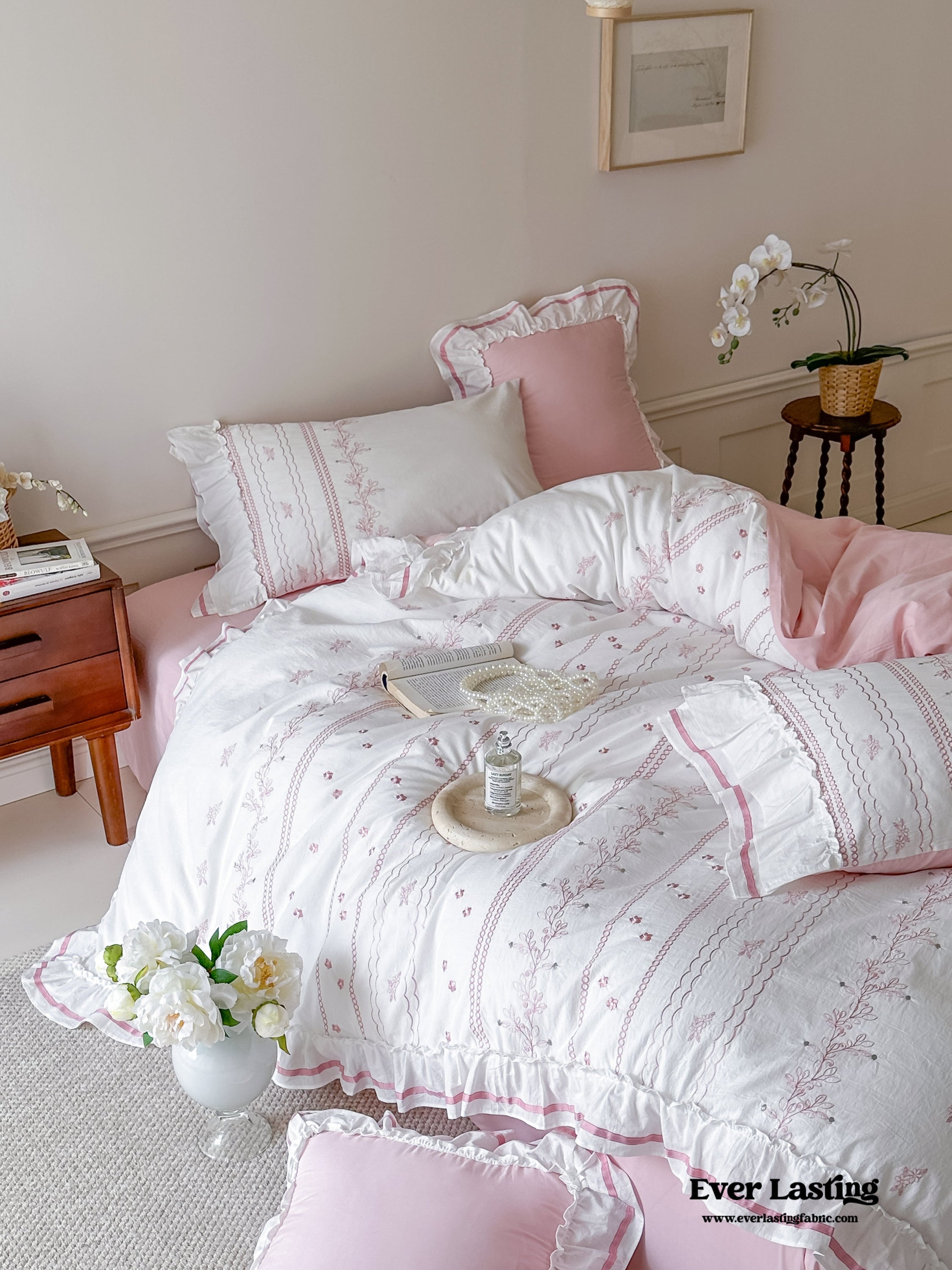 Embroidered French Lace Ruffle Bedding Set - Blue
