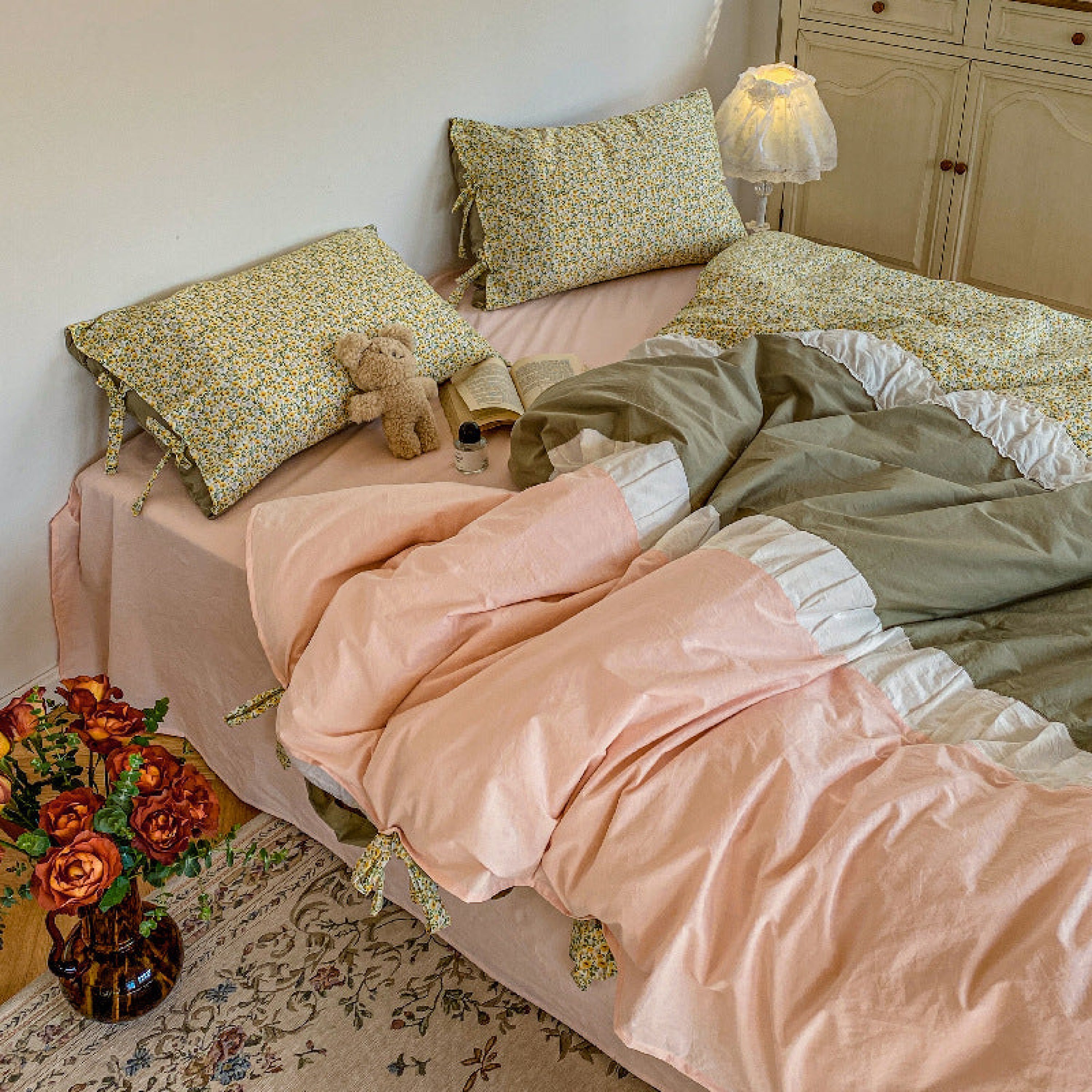 Floral Patchwork Bedding Set - Pink