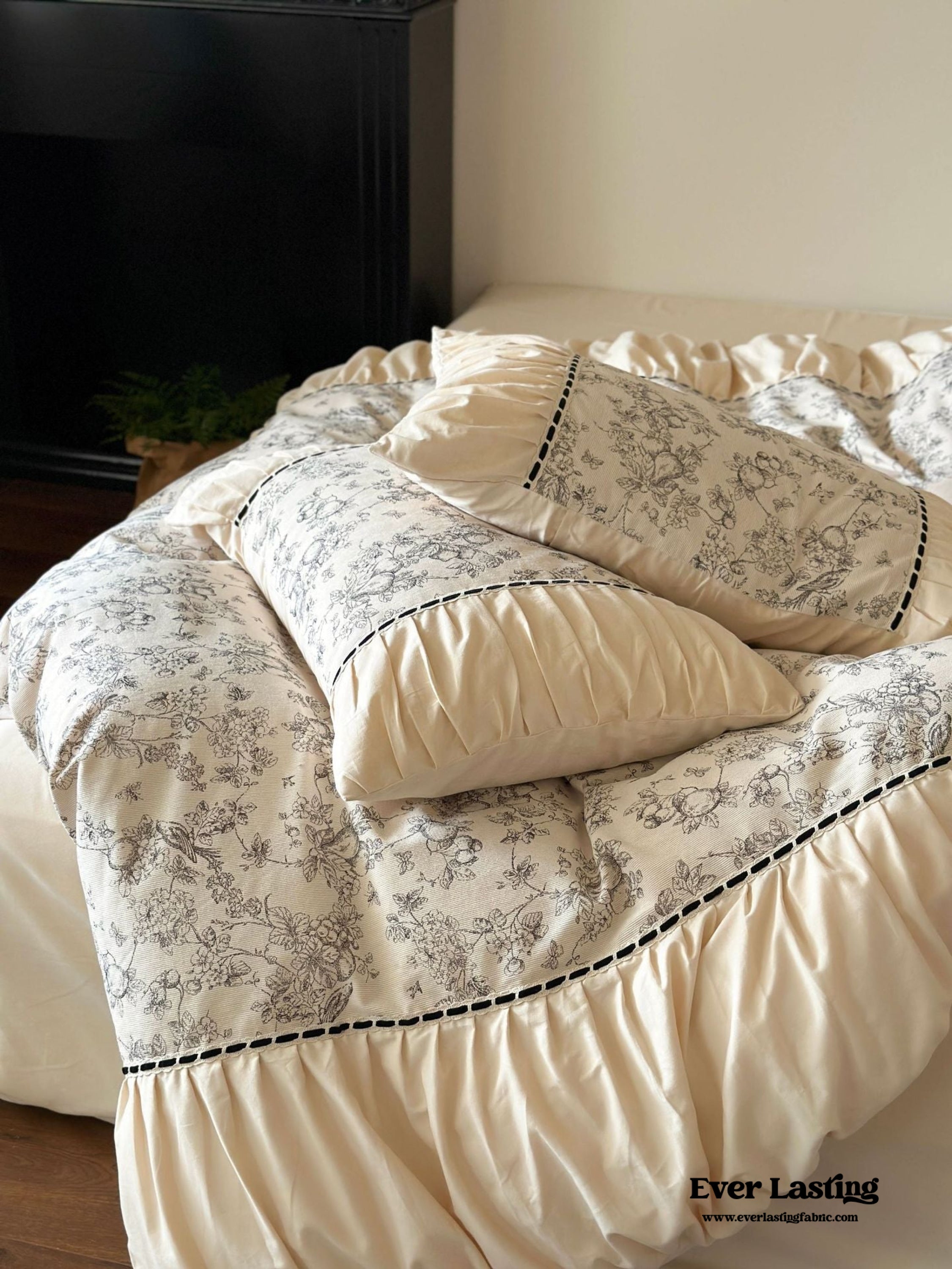 French Black Lace Bedding Set - Cream
