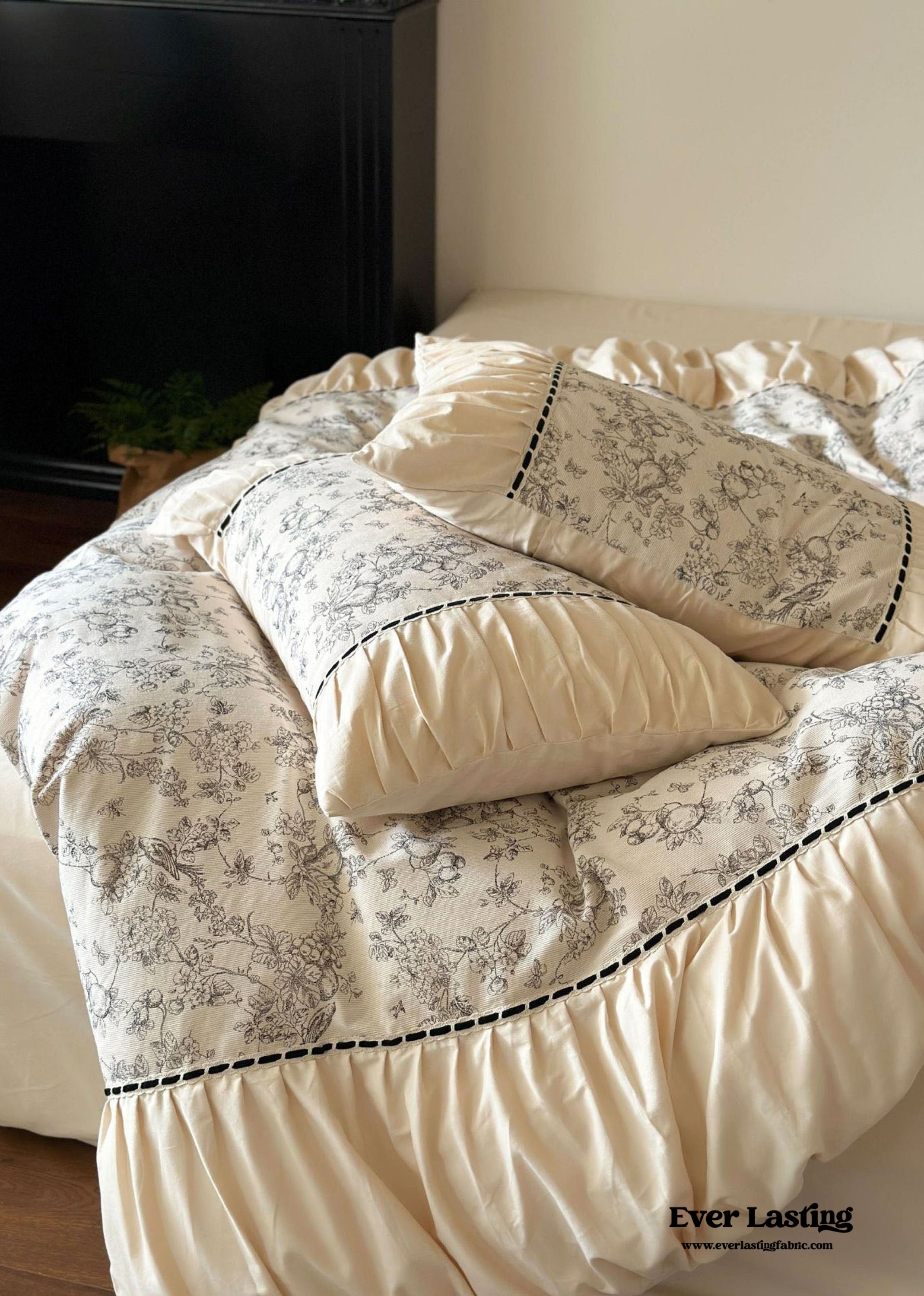 French Black Lace Bedding Set - Pink