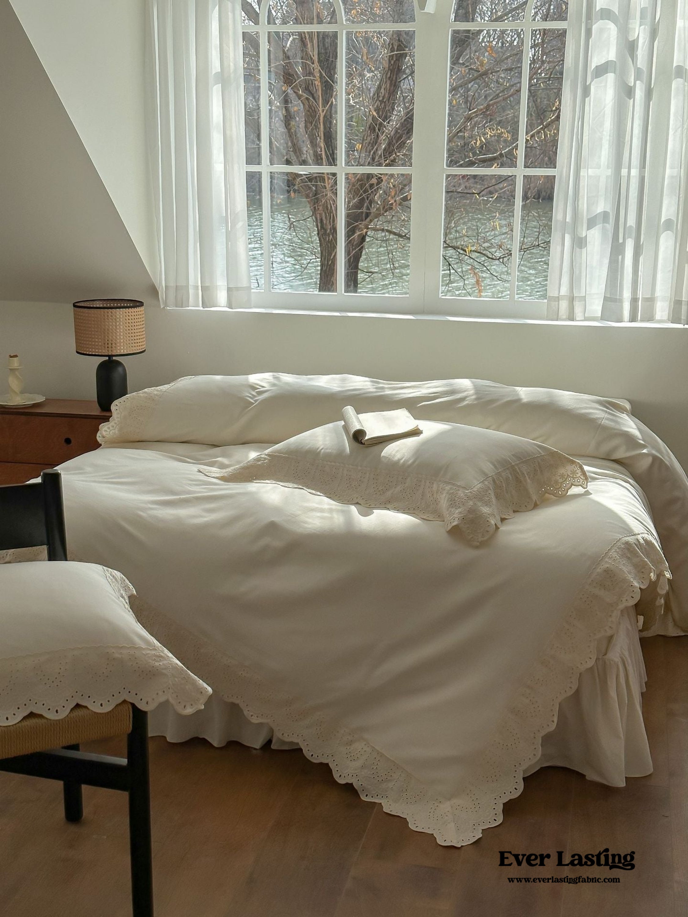 French Lace Floral Ruffle Bedding Set - White