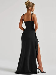 Vestido sencillo sin mangas con abertura 