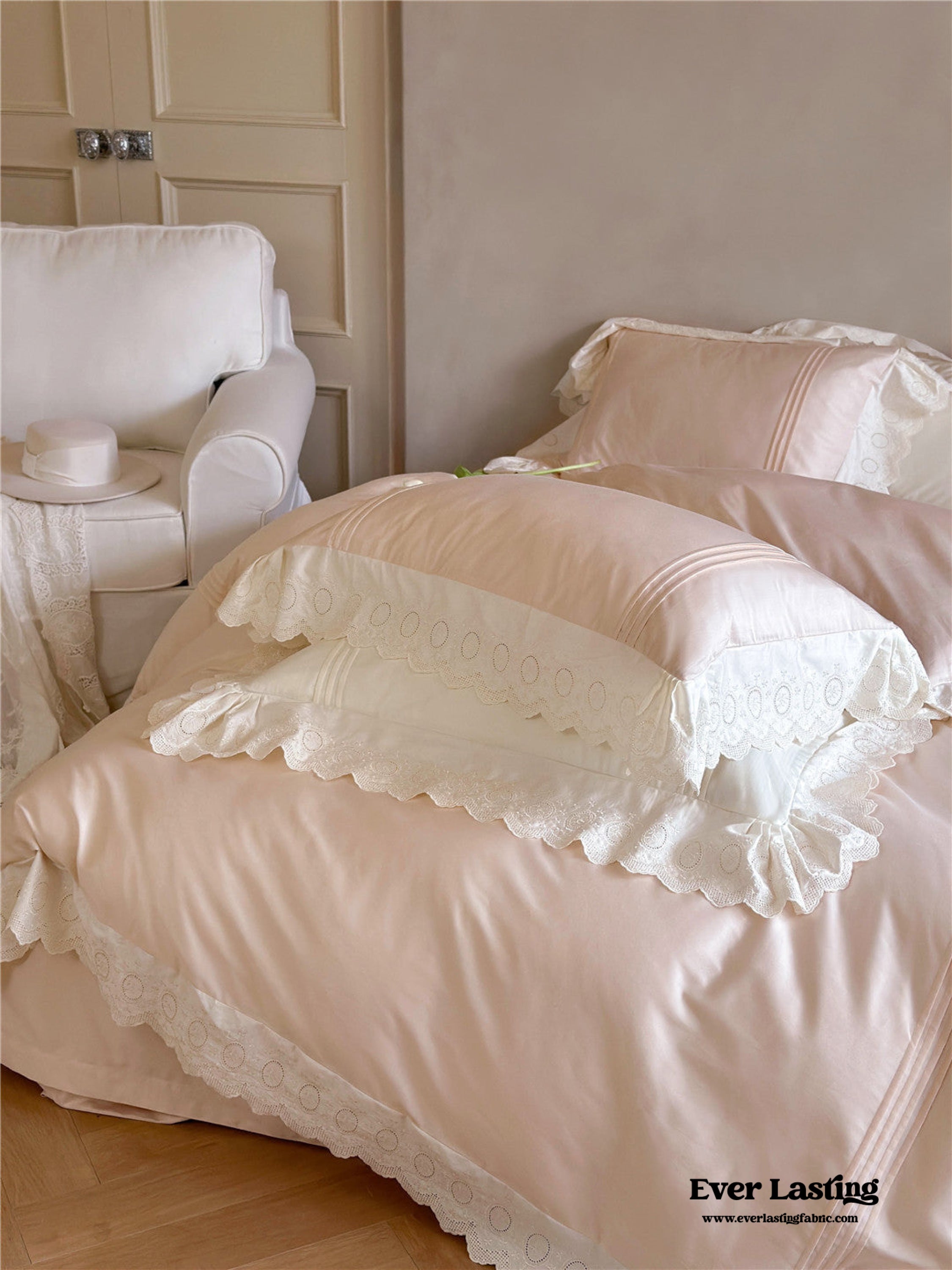 Isabelle Silky Cottage Ruffled Bedding Set - Pink