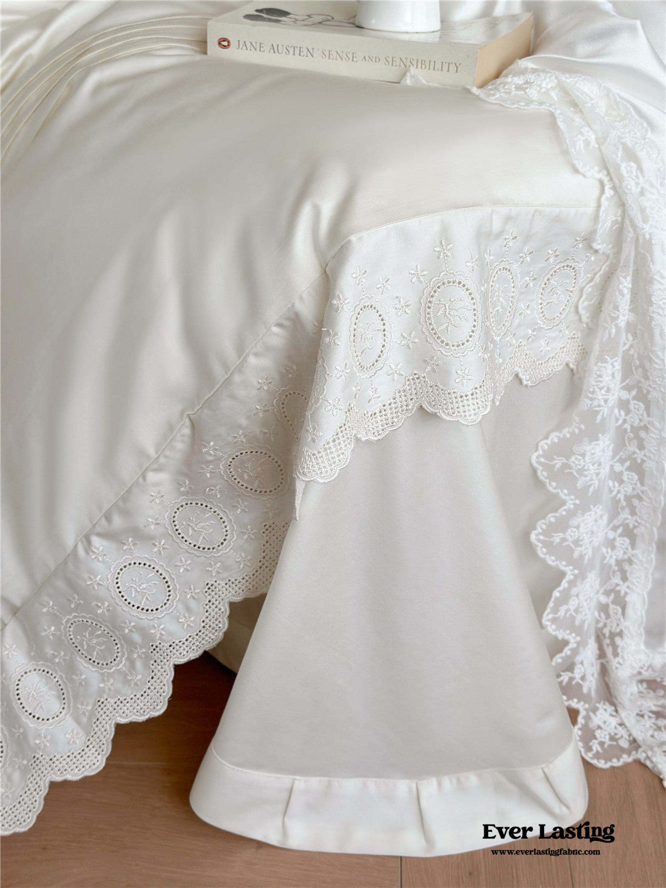 Isabelle Silky Cottage Ruffled Bedding Set - Pink