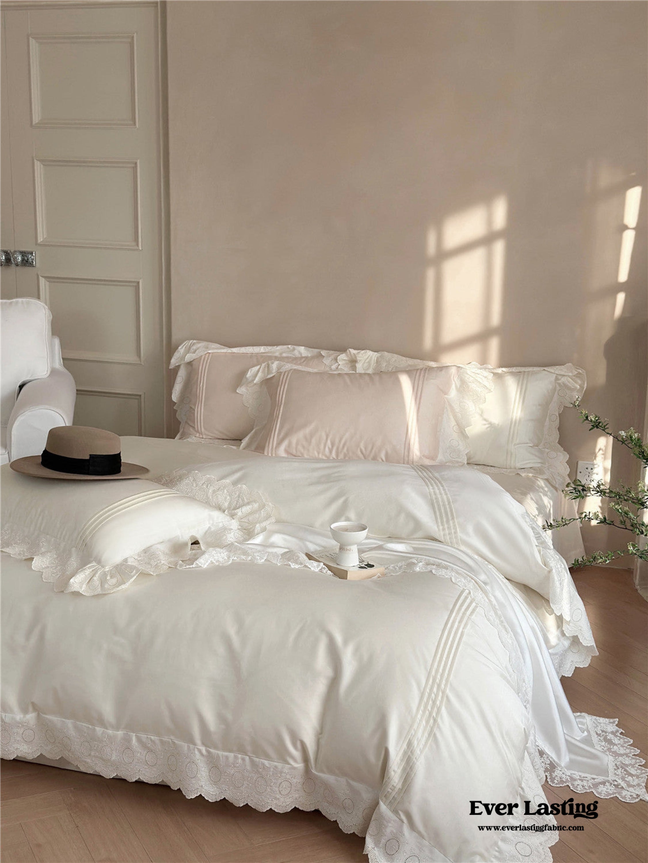 Isabelle Silky Cottage Ruffled Bedding Set - Pink