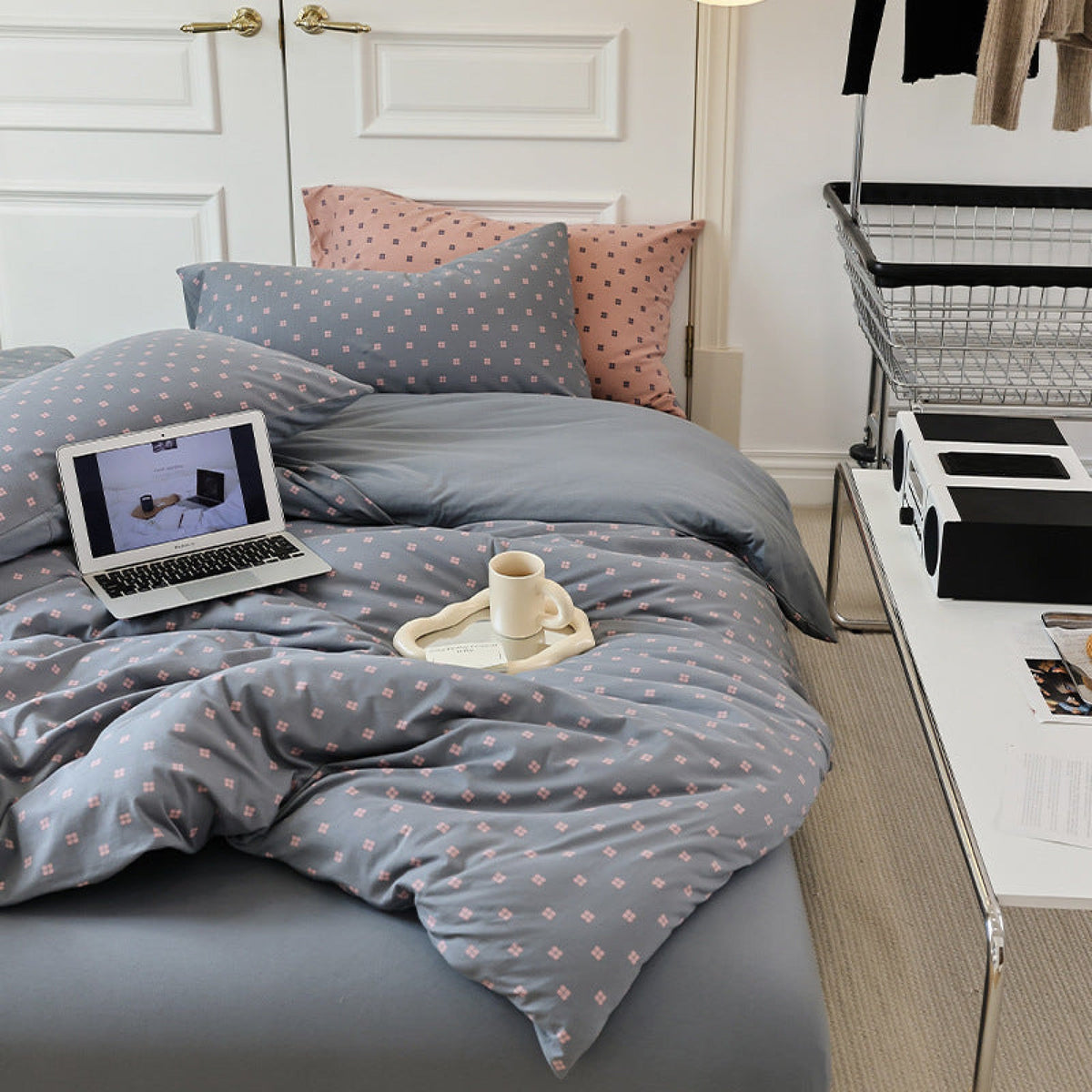 Jersey Knit Dotted Bedding Set - Gray