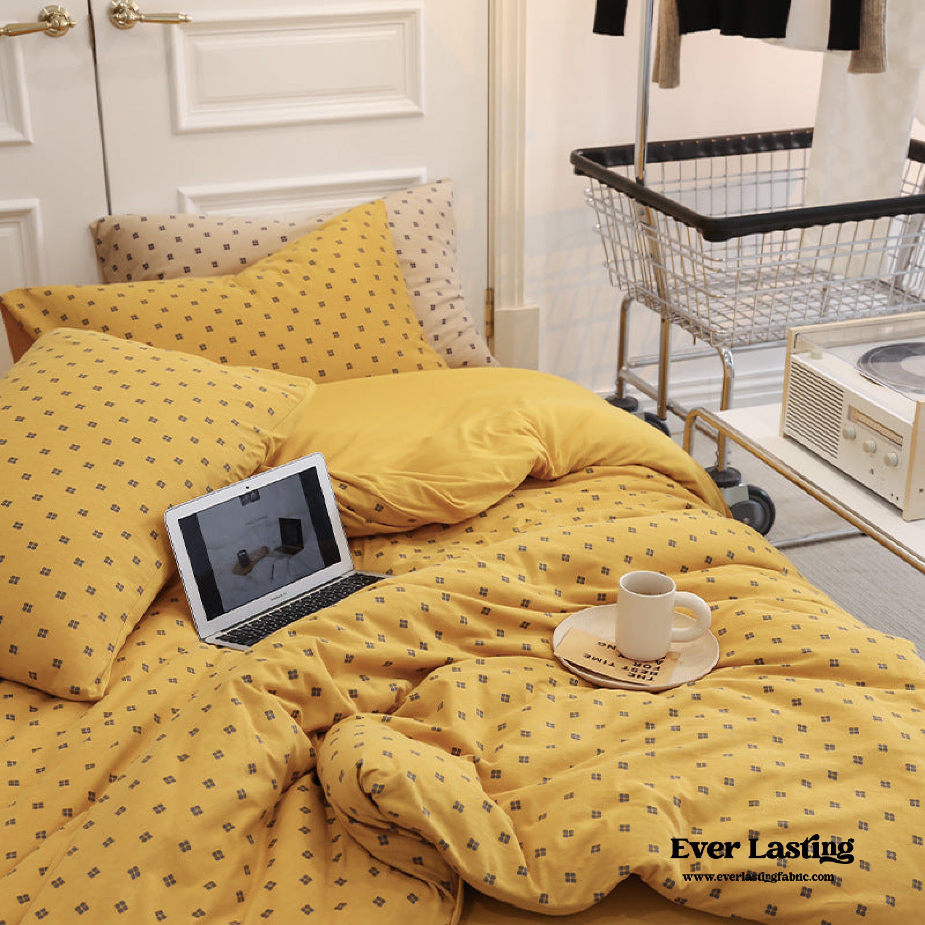 Jersey Knit Dotted Bedding Set - Pink