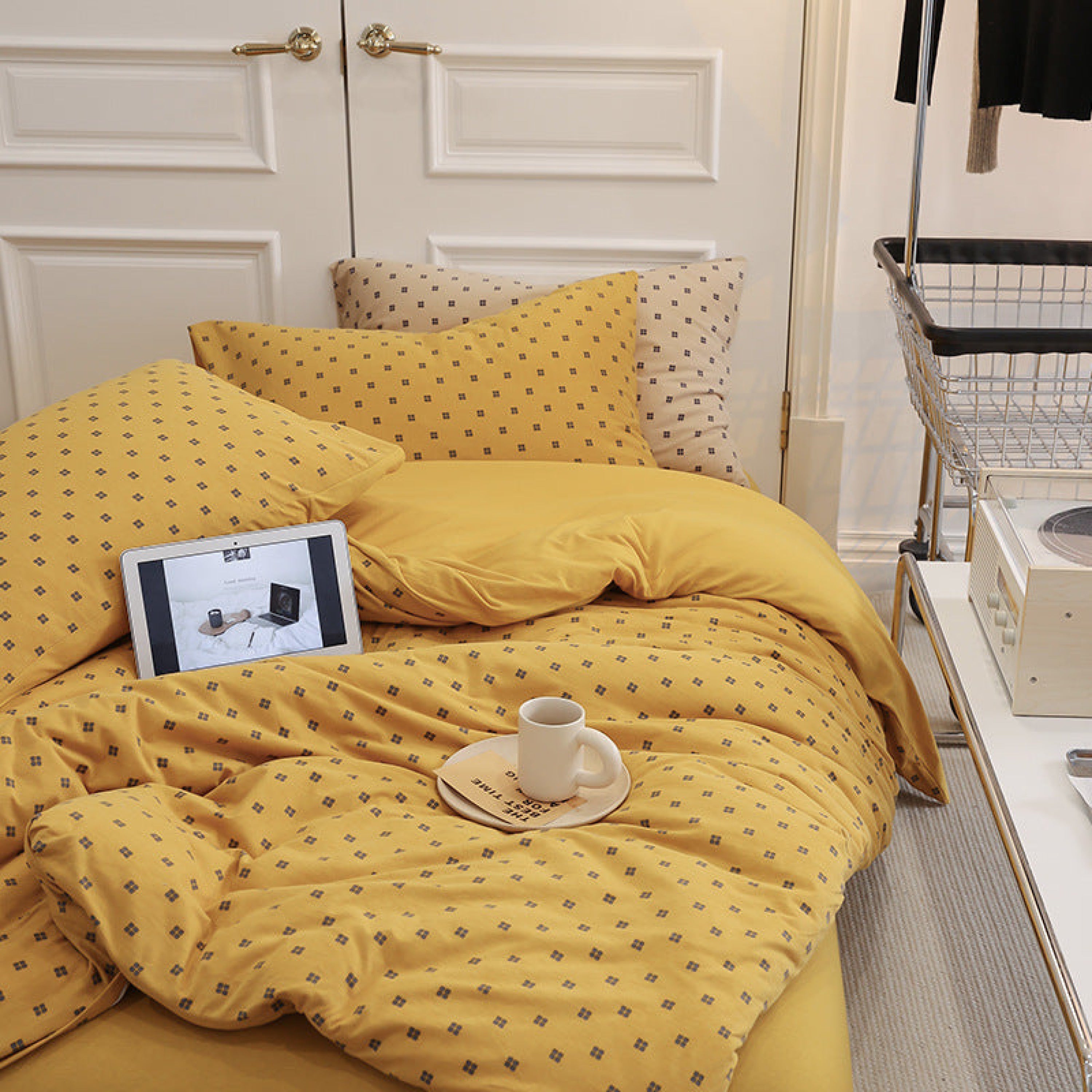 Jersey Knit Dotted Bedding Set - Pink
