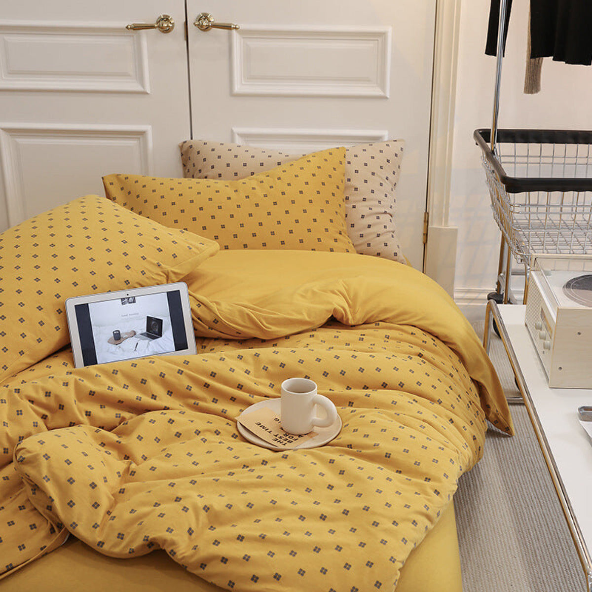 Jersey Knit Dotted Bedding Set - Yellow