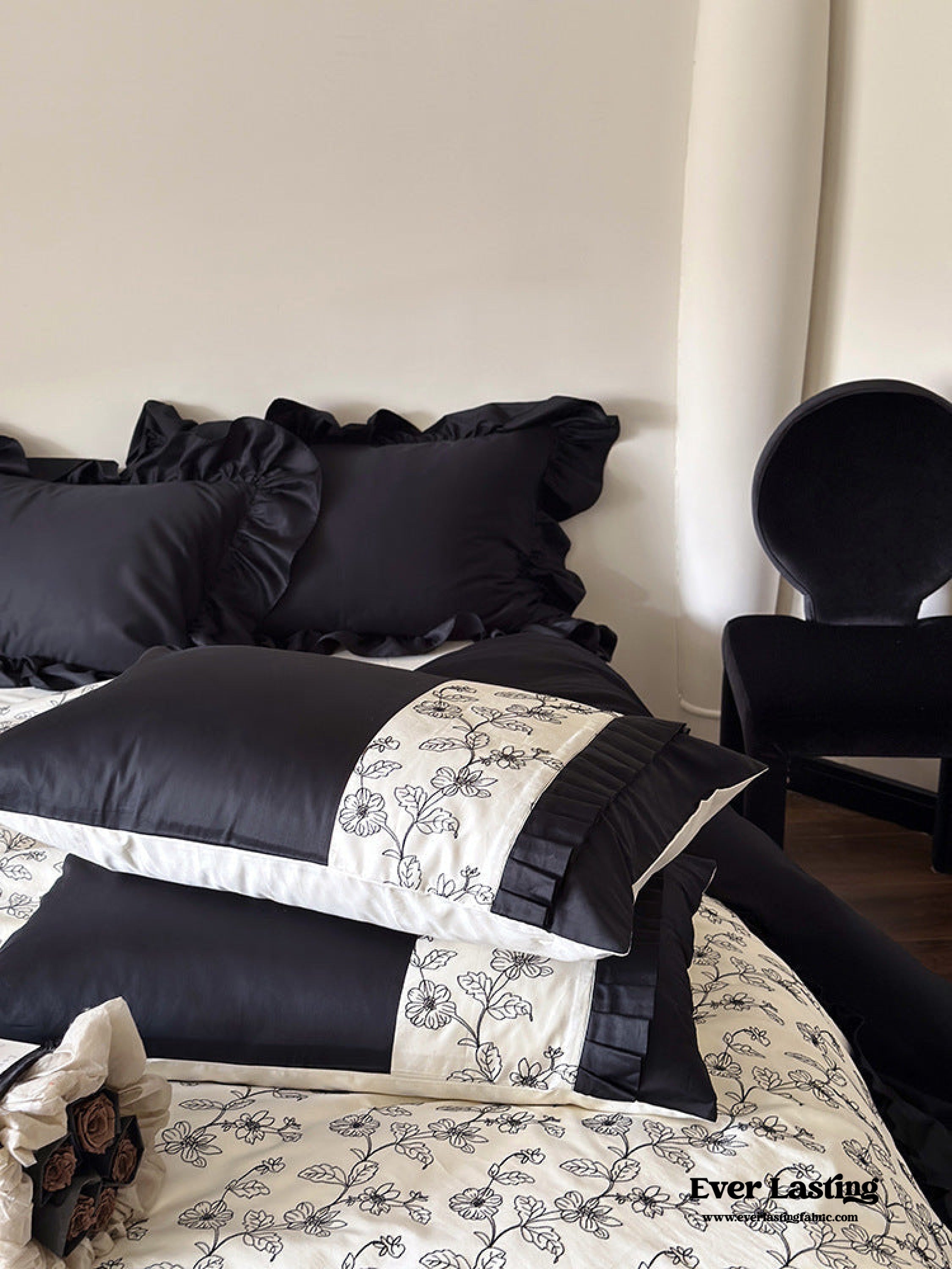 Little Black Lace Floral Bedding Set - Black + White