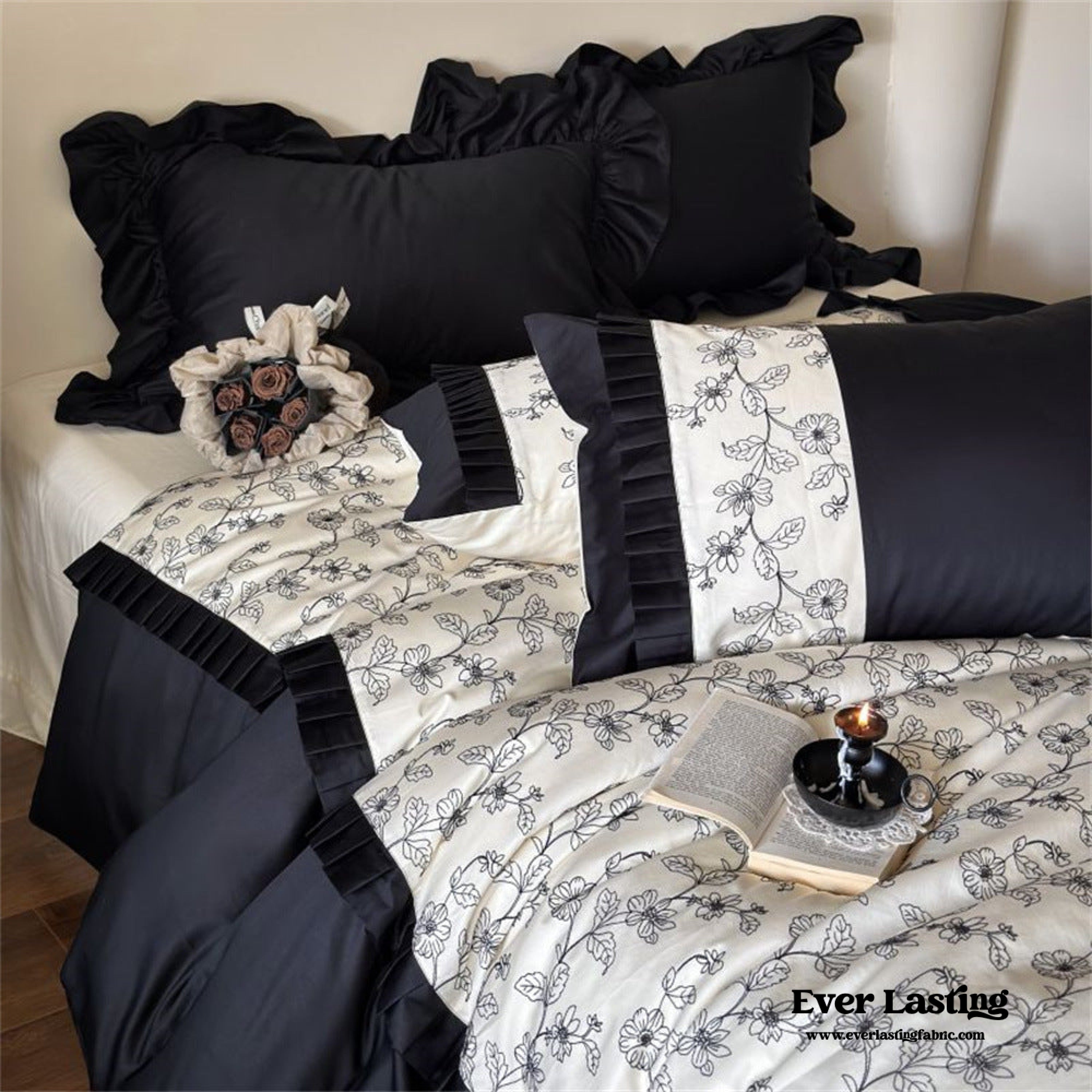 Little Black Lace Floral Bedding Set - Black + White
