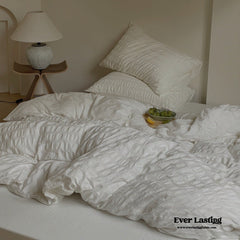 Minimal Bubble Textured Bedding Set - White