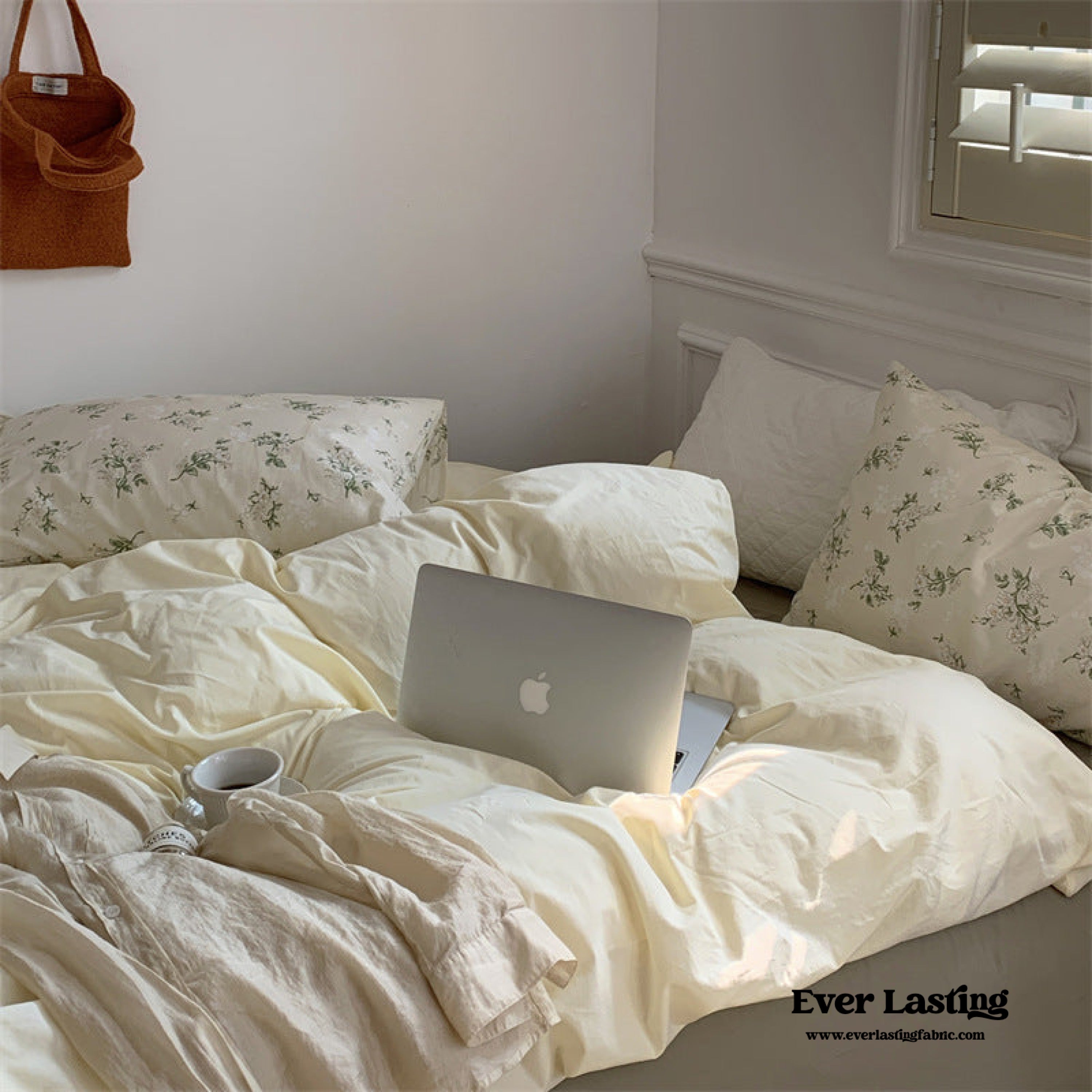Minimal Floral Bedding Set - Beige + Brown