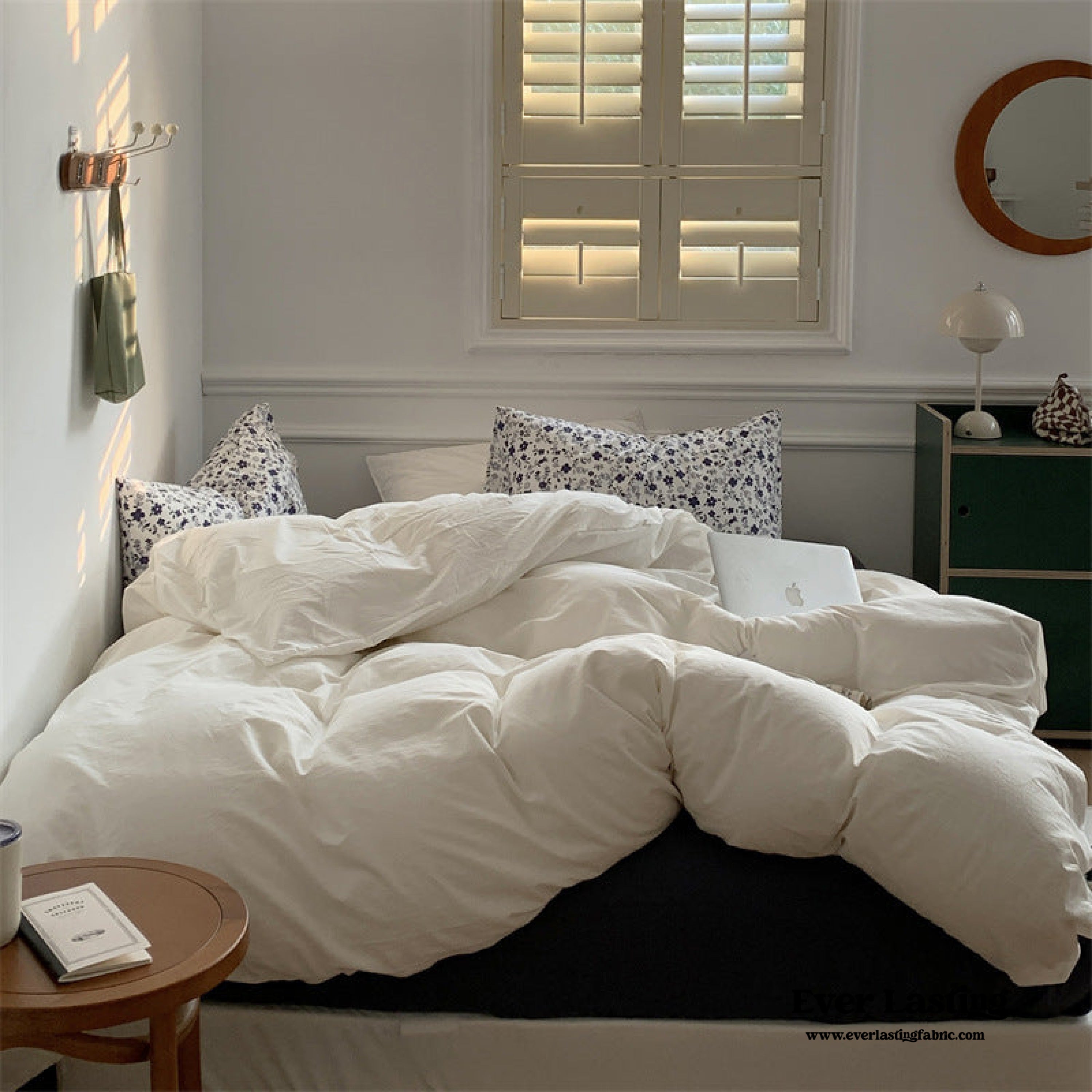 Minimal Floral Bedding Set - Beige + Brown