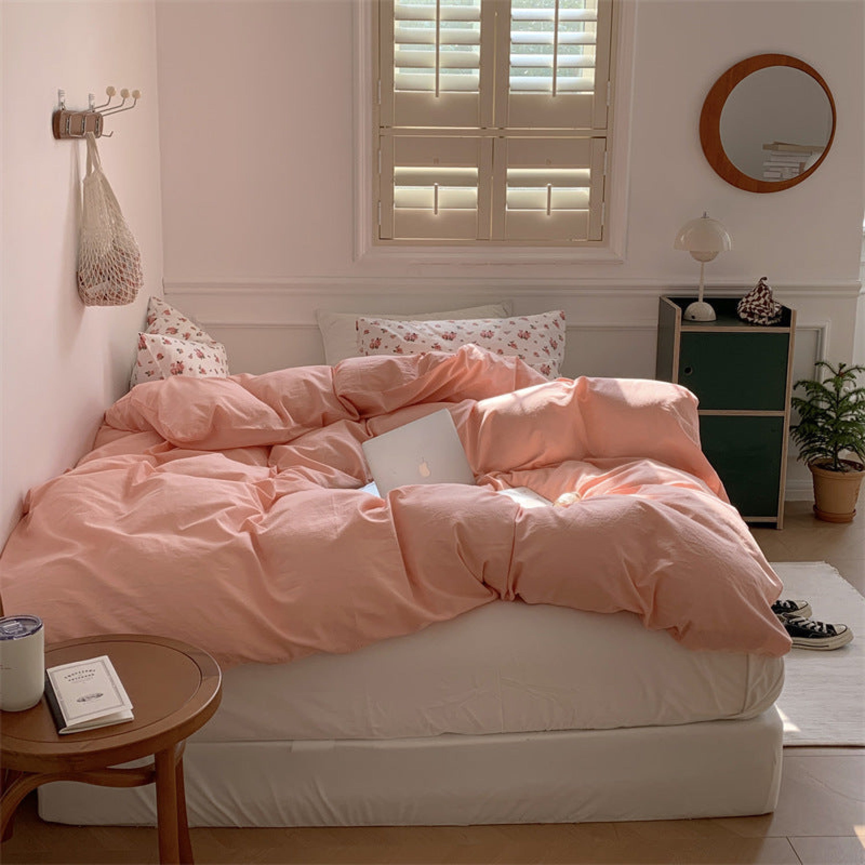 Minimal Floral Bedding Set - Beige + Brown