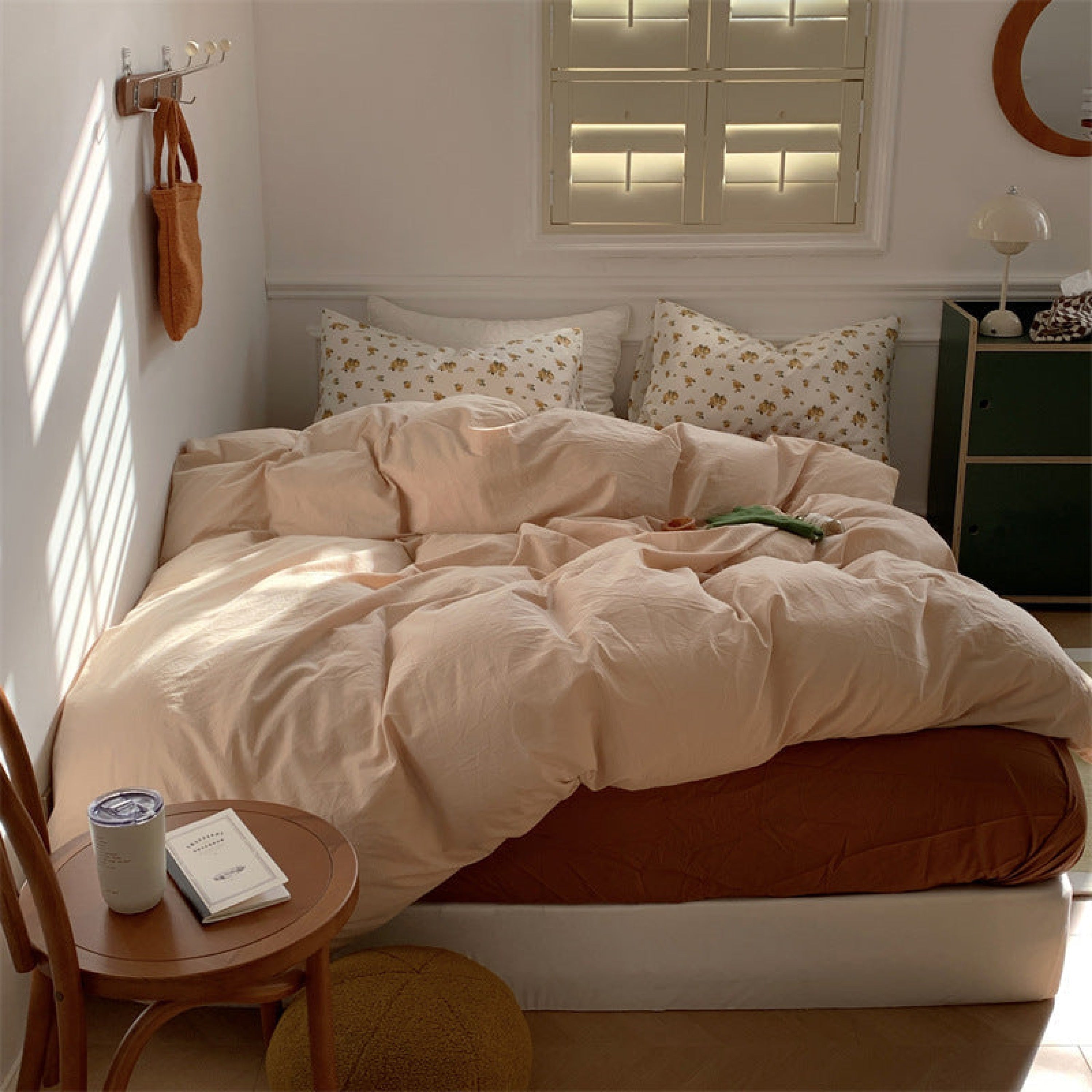 Minimal Floral Bedding Set - Beige + Brown