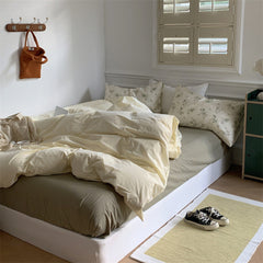 Minimal Floral Bedding Set - Beige + Brown