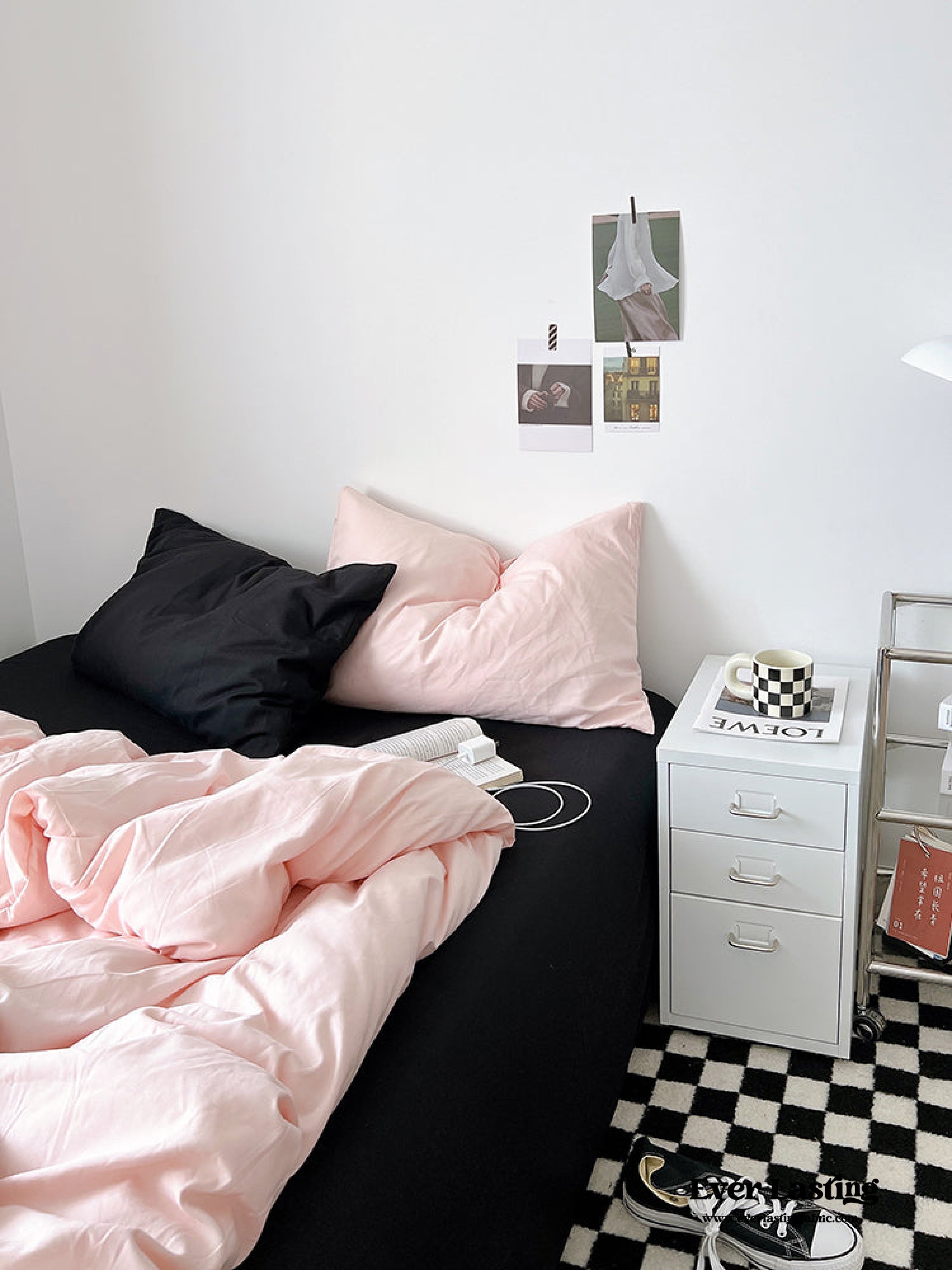 Mixed Color Bedding Set - Pastel Pink + Black