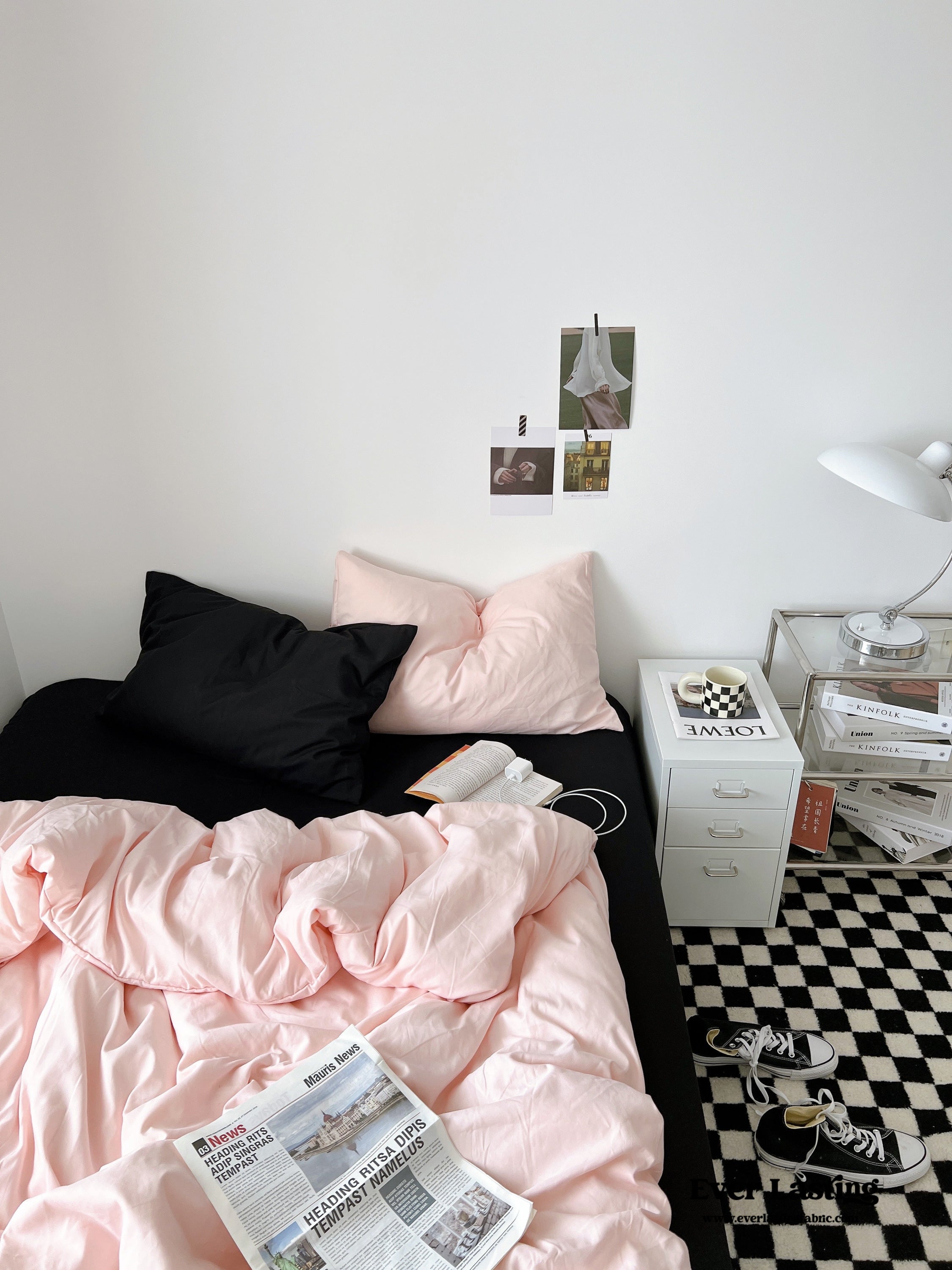 Mixed Color Bedding Set - Pastel Pink + Black