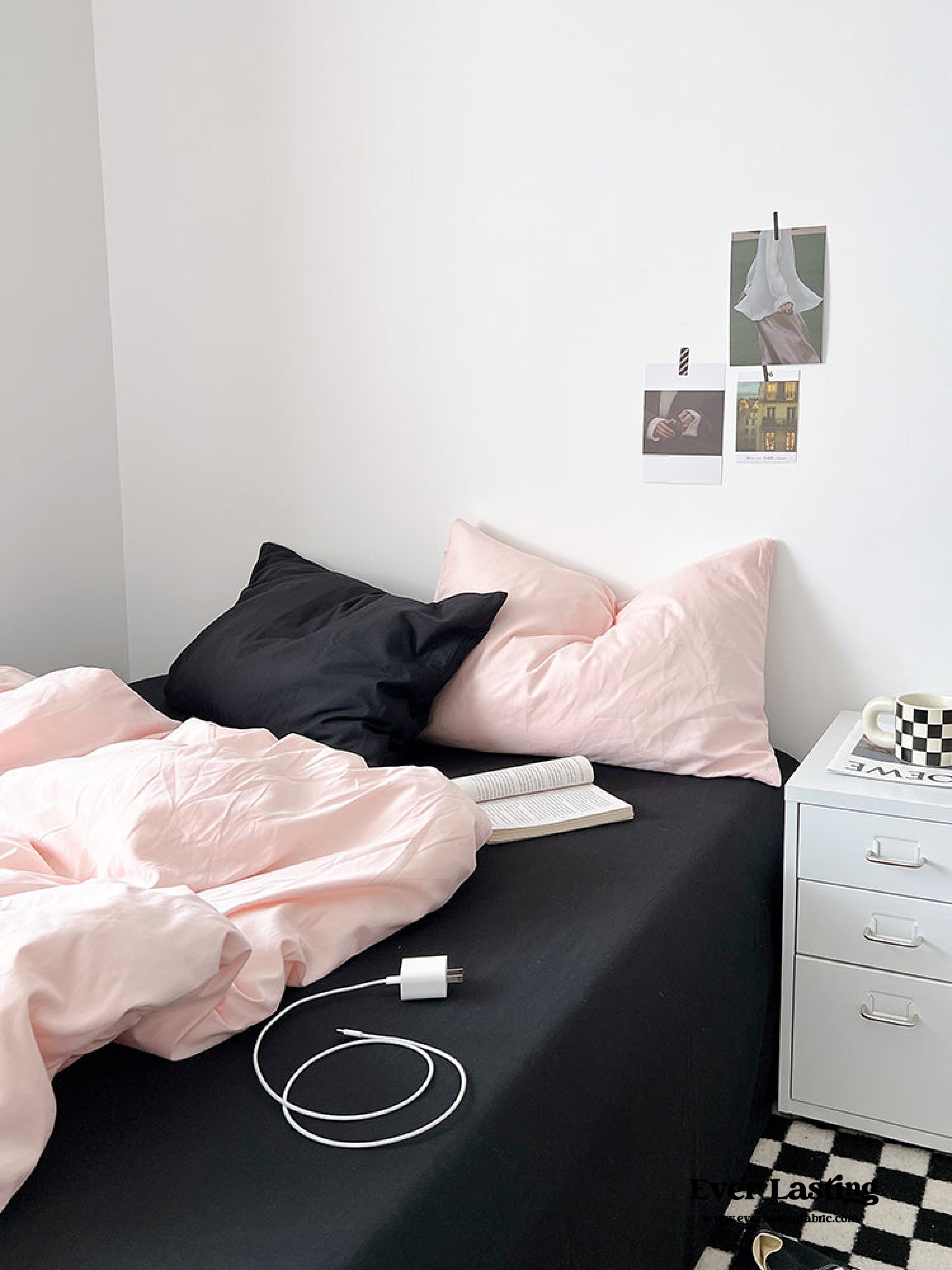 Mixed Color Bedding Set - Pastel Pink + Black