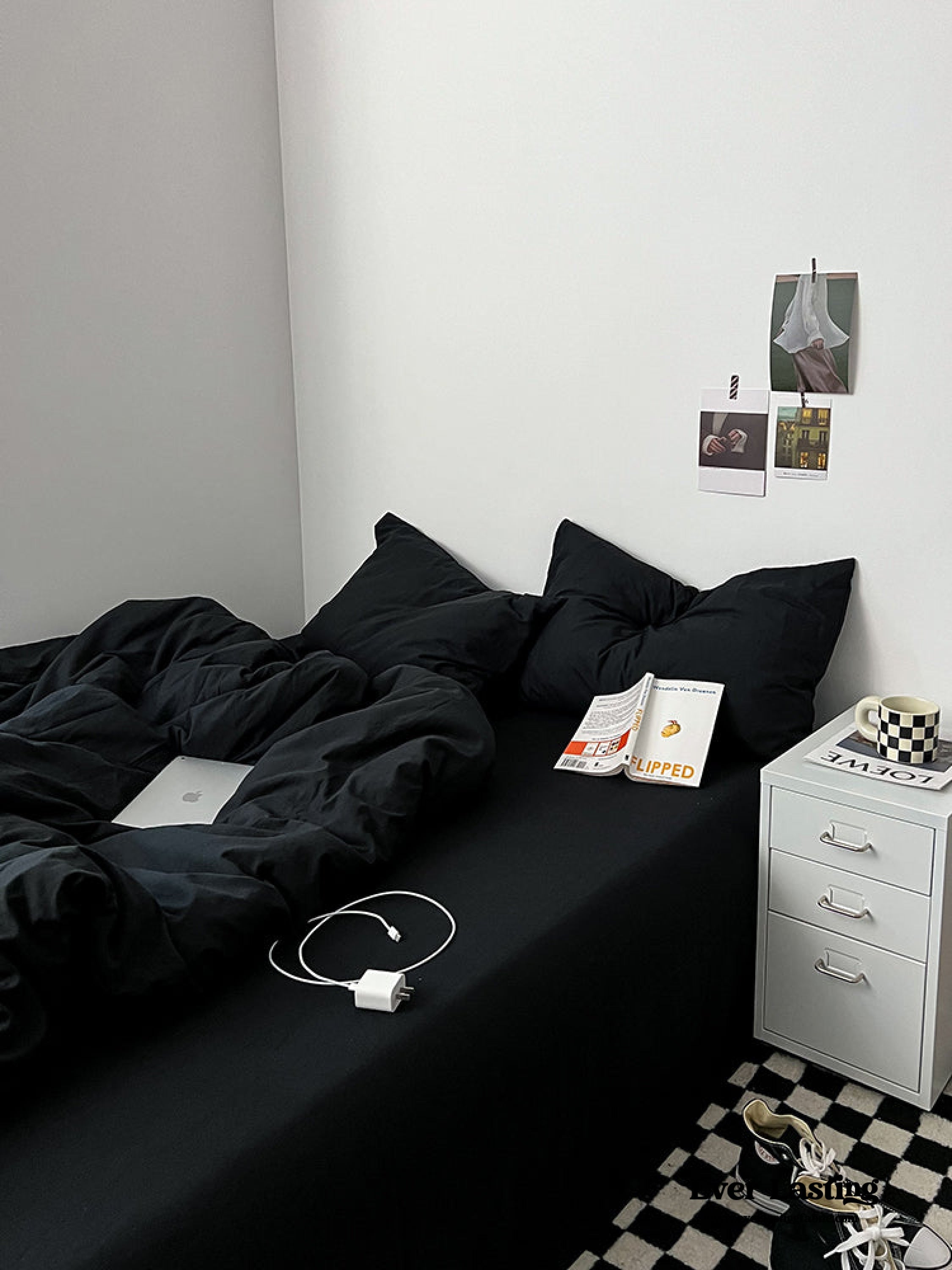 Mixed Color Bedding Set - Pastel Pink + Black