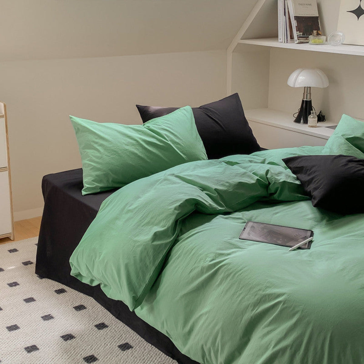 Mixed Color Maximalist Bedding Set - Green + Black