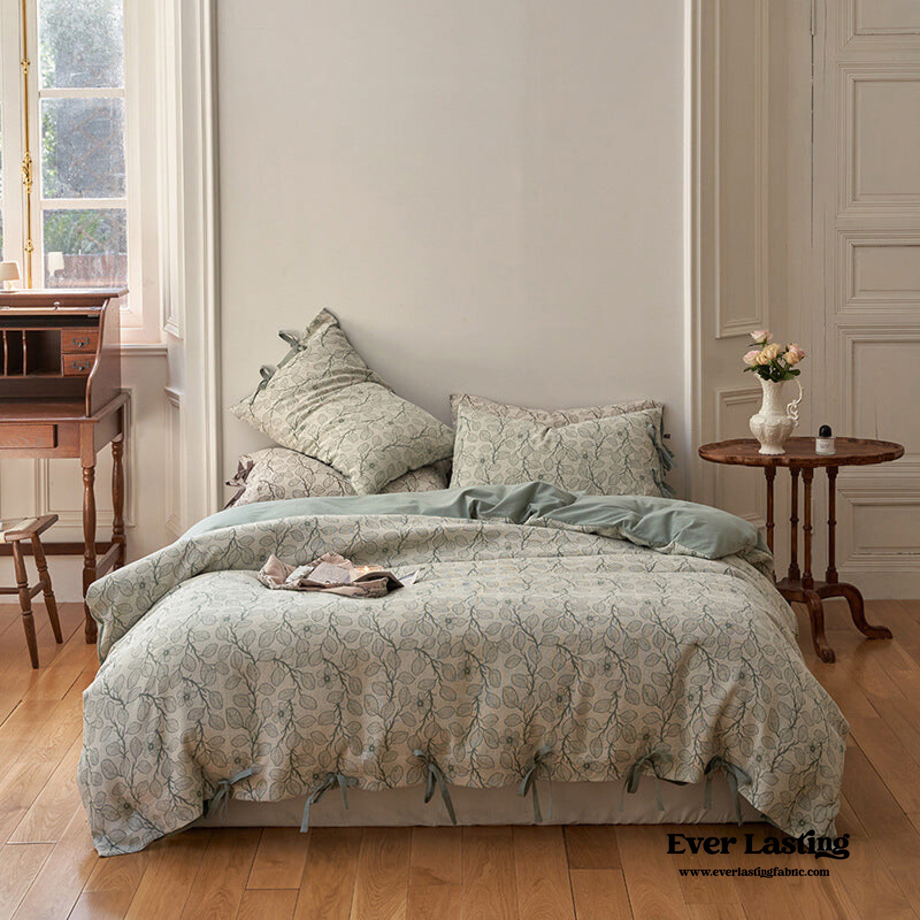 Mother Earth Floral Bedding Set - Purple Buttoned