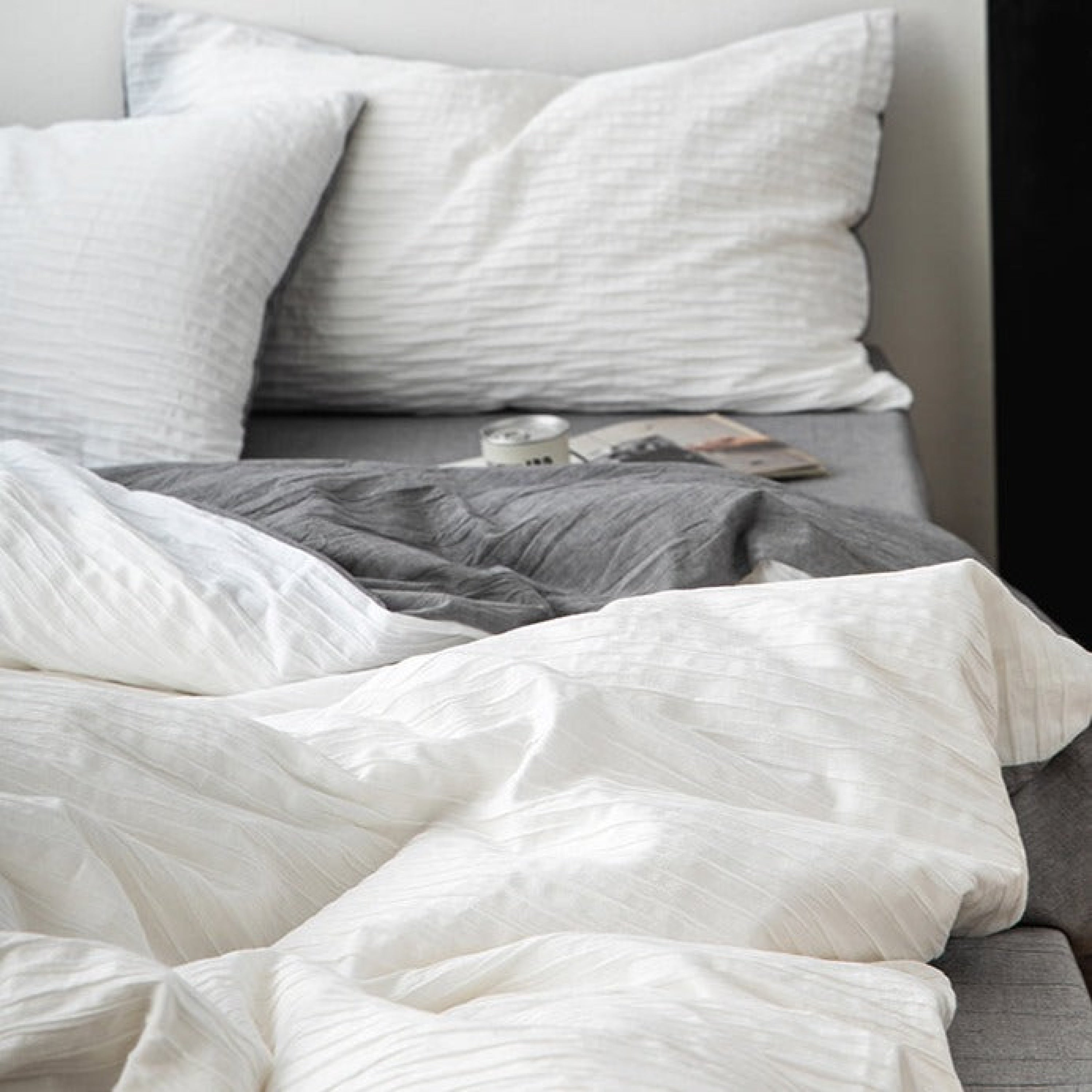 Neutral Bedding Set - Gray