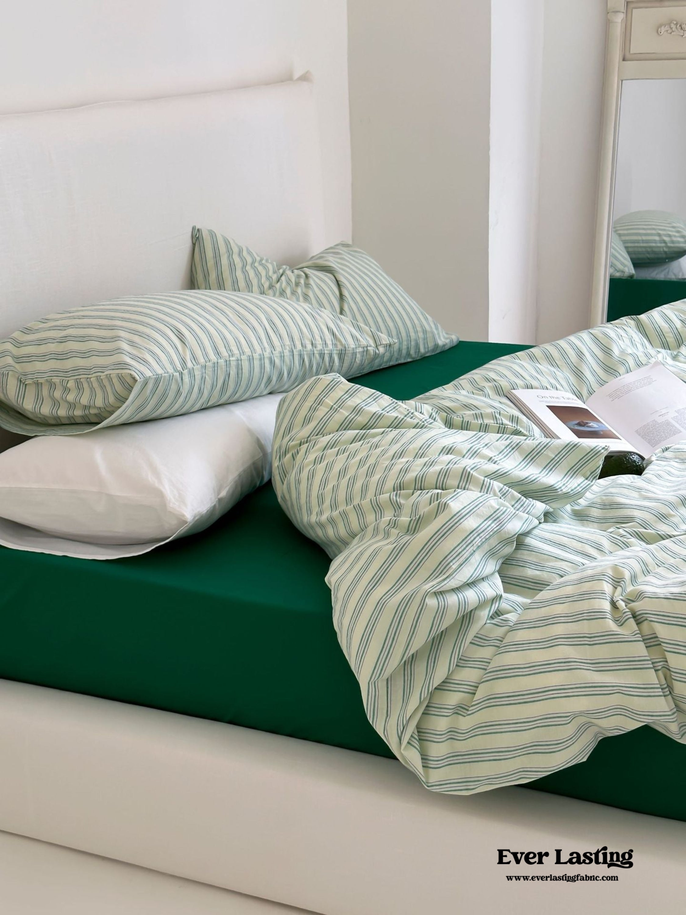 Refreshing Black Thin Stripe Bedding Set