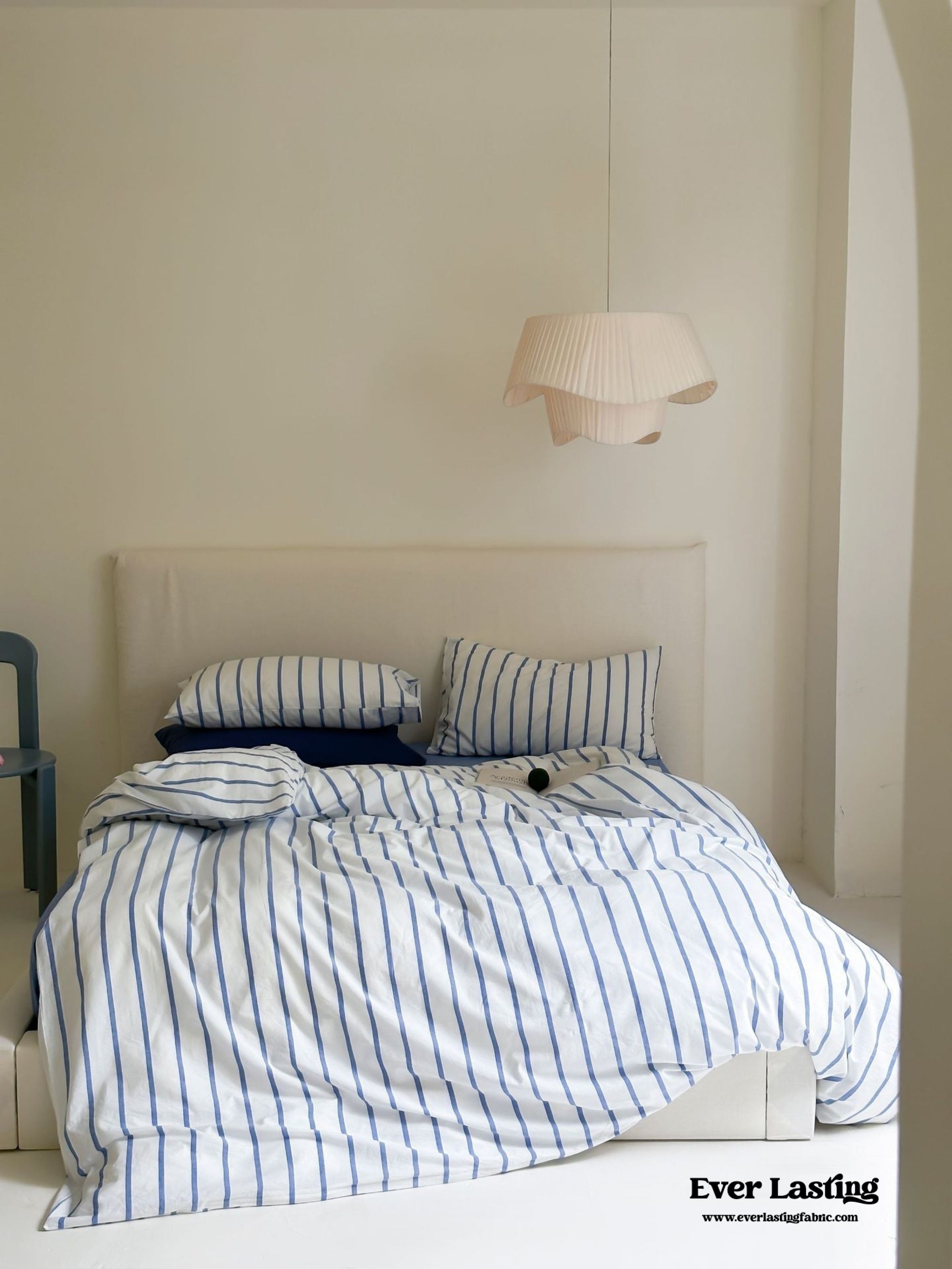 Refreshing Black Thin Stripe Bedding Set
