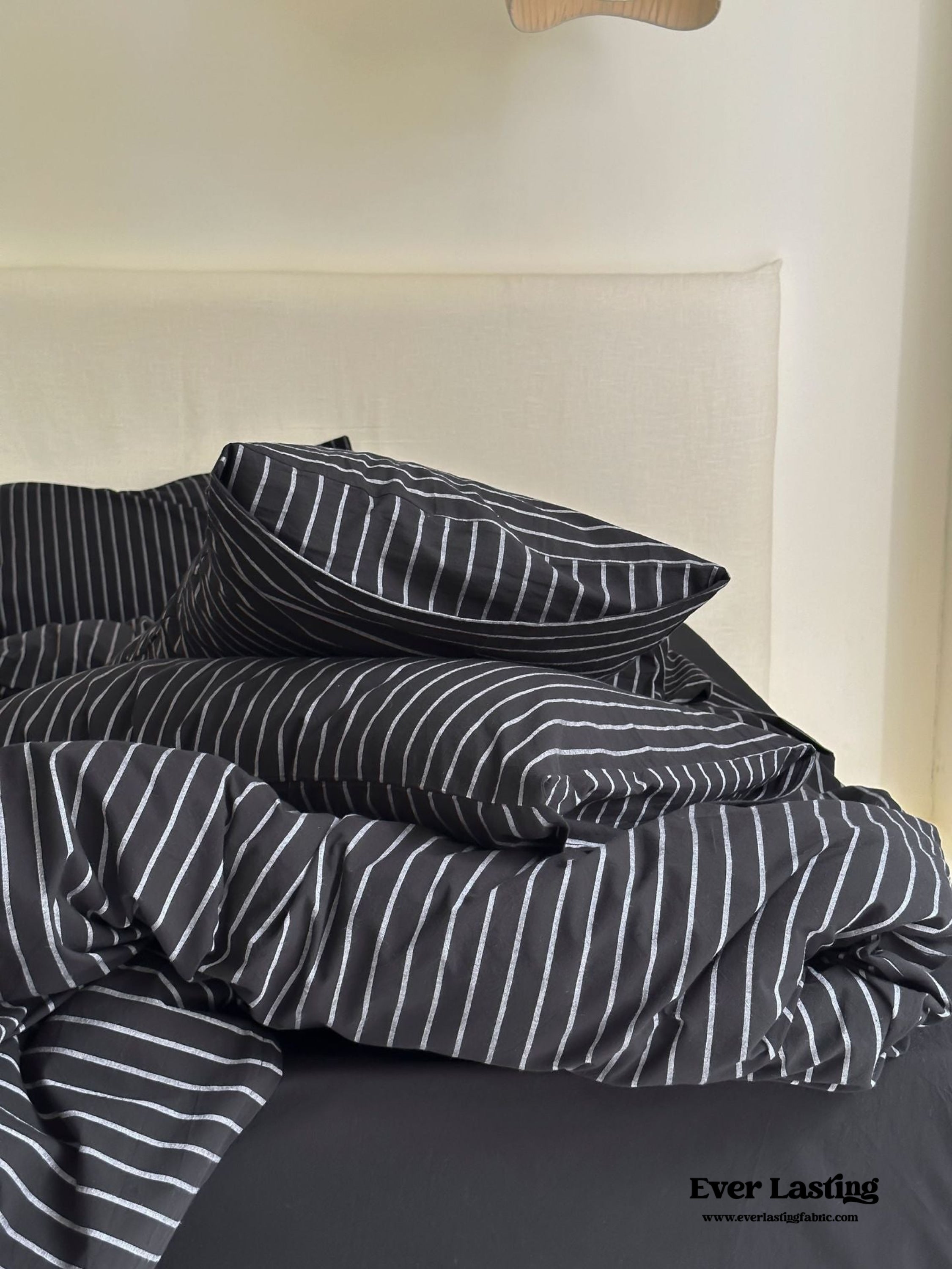 Refreshing Black Thin Stripe Bedding Set