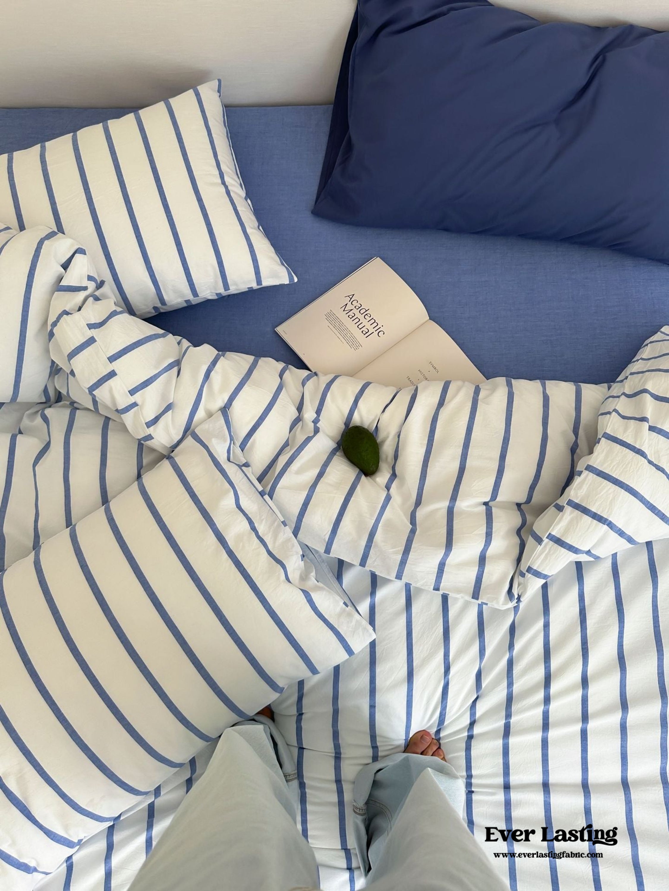 Refreshing Black Thin Stripe Bedding Set