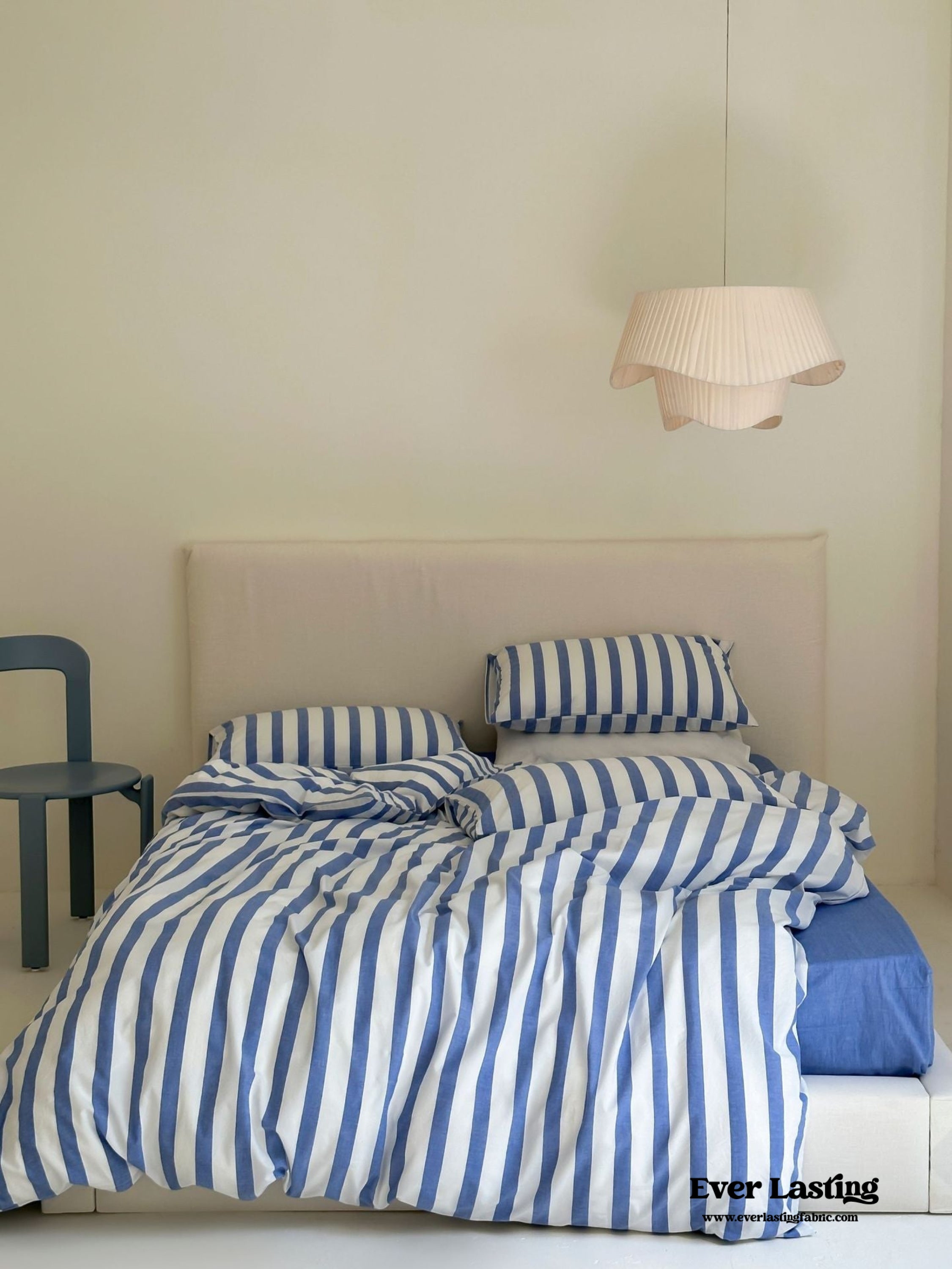 Refreshing Black Thin Stripe Bedding Set