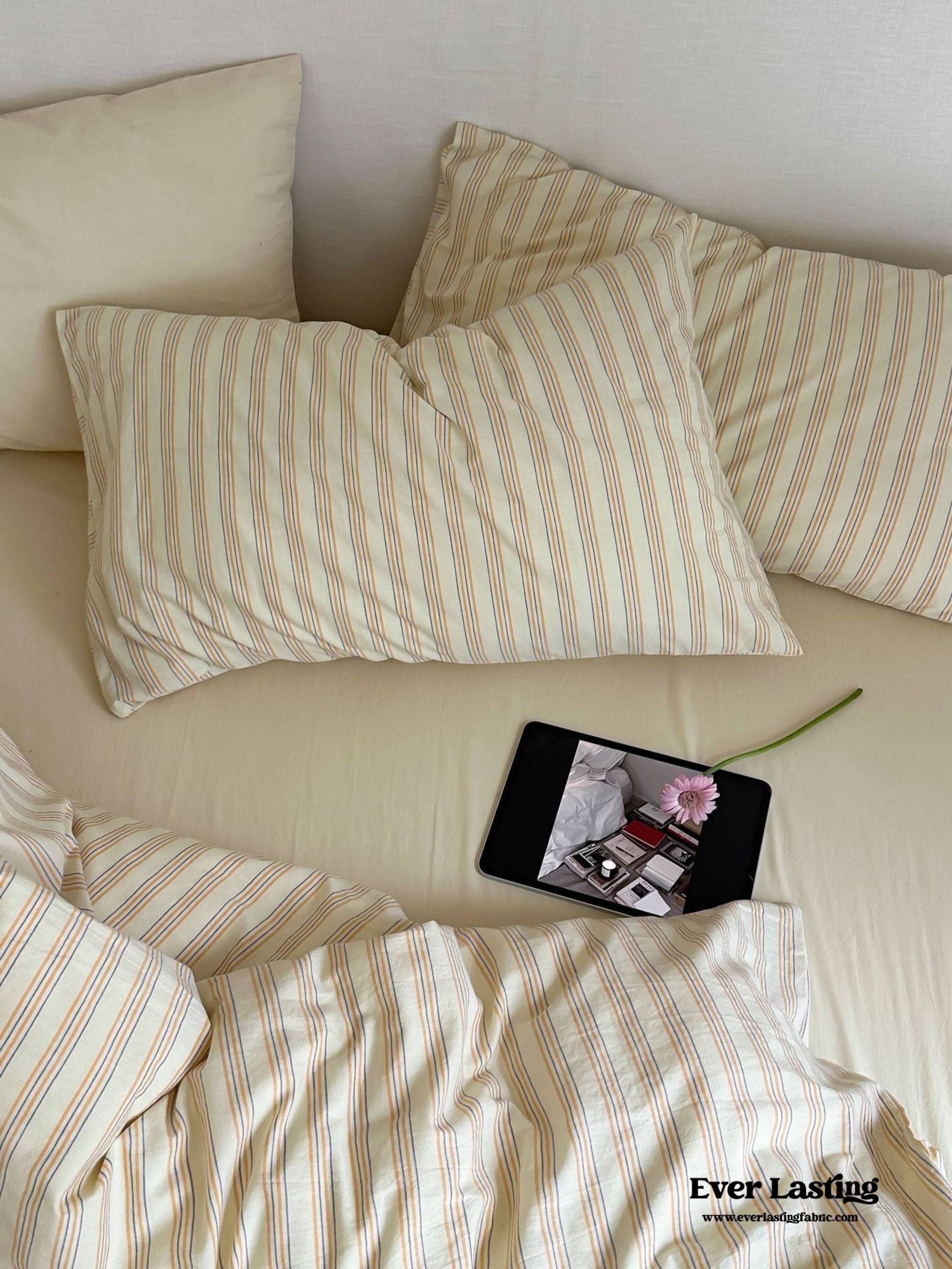 Refreshing Black Thin Stripe Bedding Set