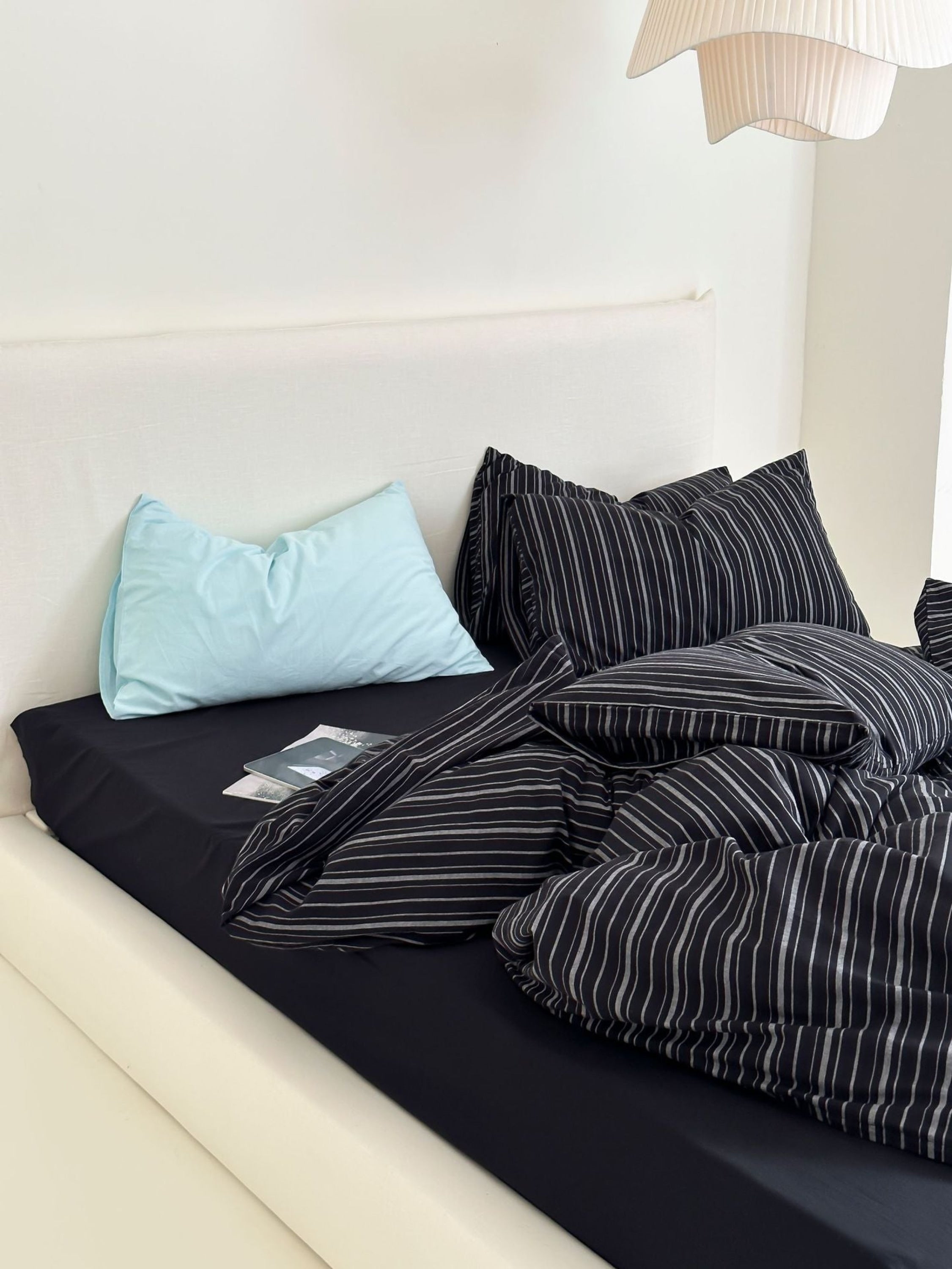 Refreshing Black Thin Stripe Bedding Set